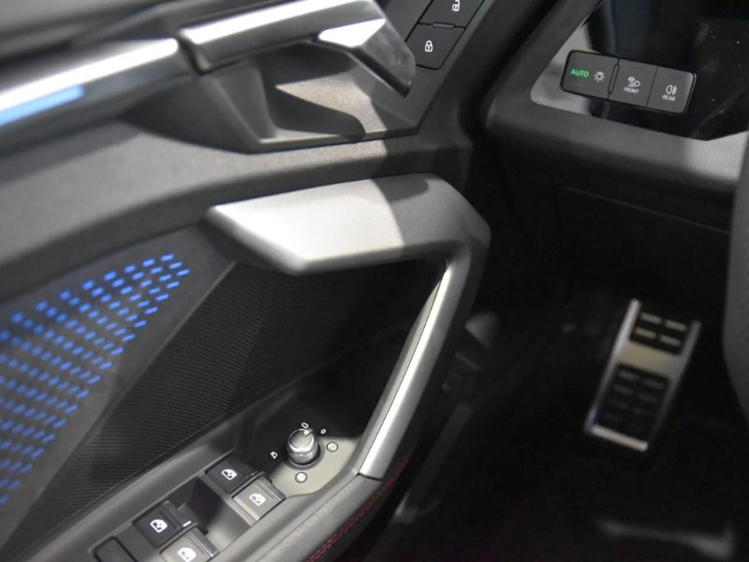 AUDI A3 SPORTBACK A3 SPORTBACK BLACK COMPETITION 45 TFSI E  200 KW S TRONIC - Foto 18