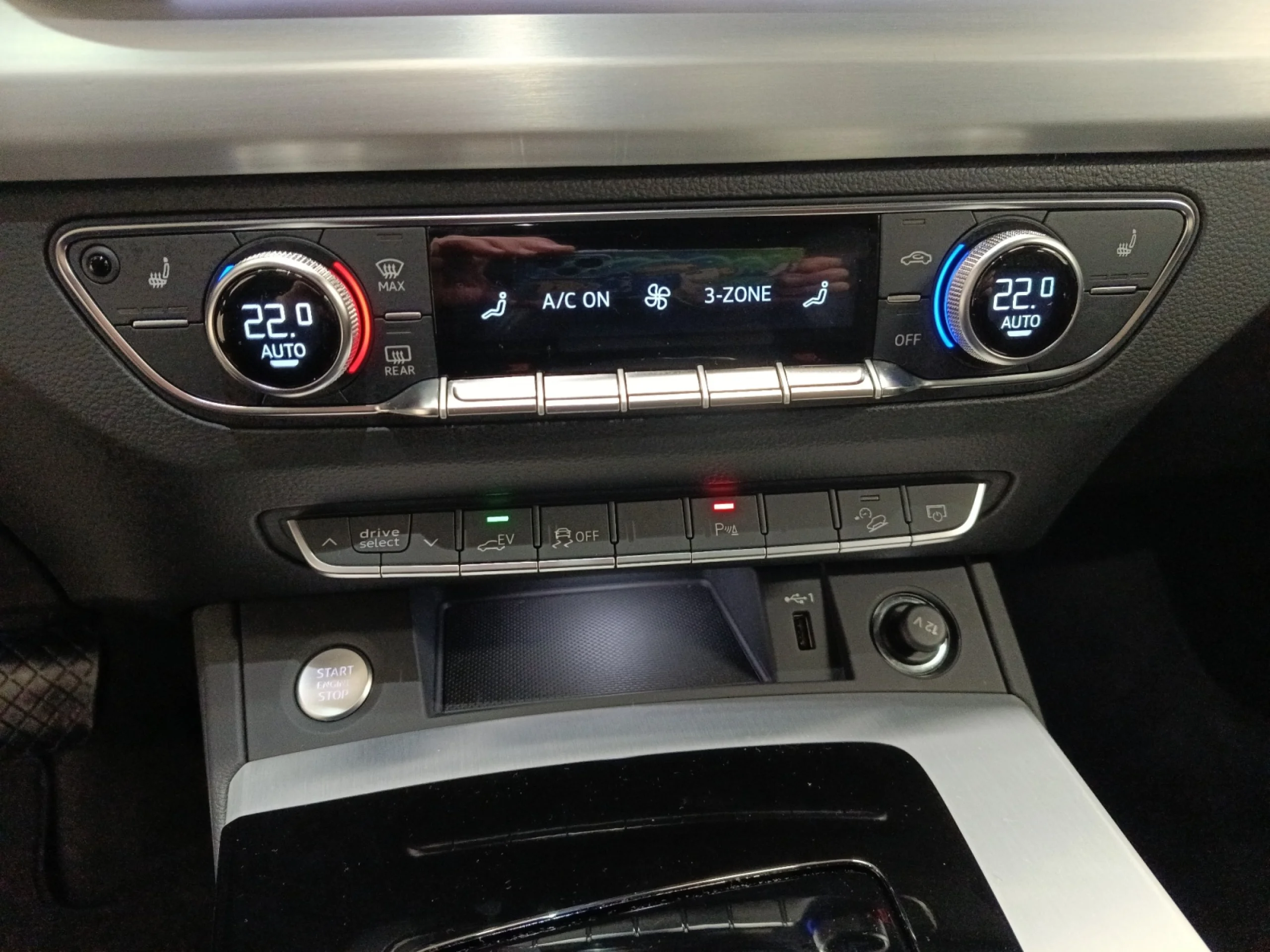 AUDI Q5 BLACK LINE 50 TFSI E QUATTRO - Foto 18