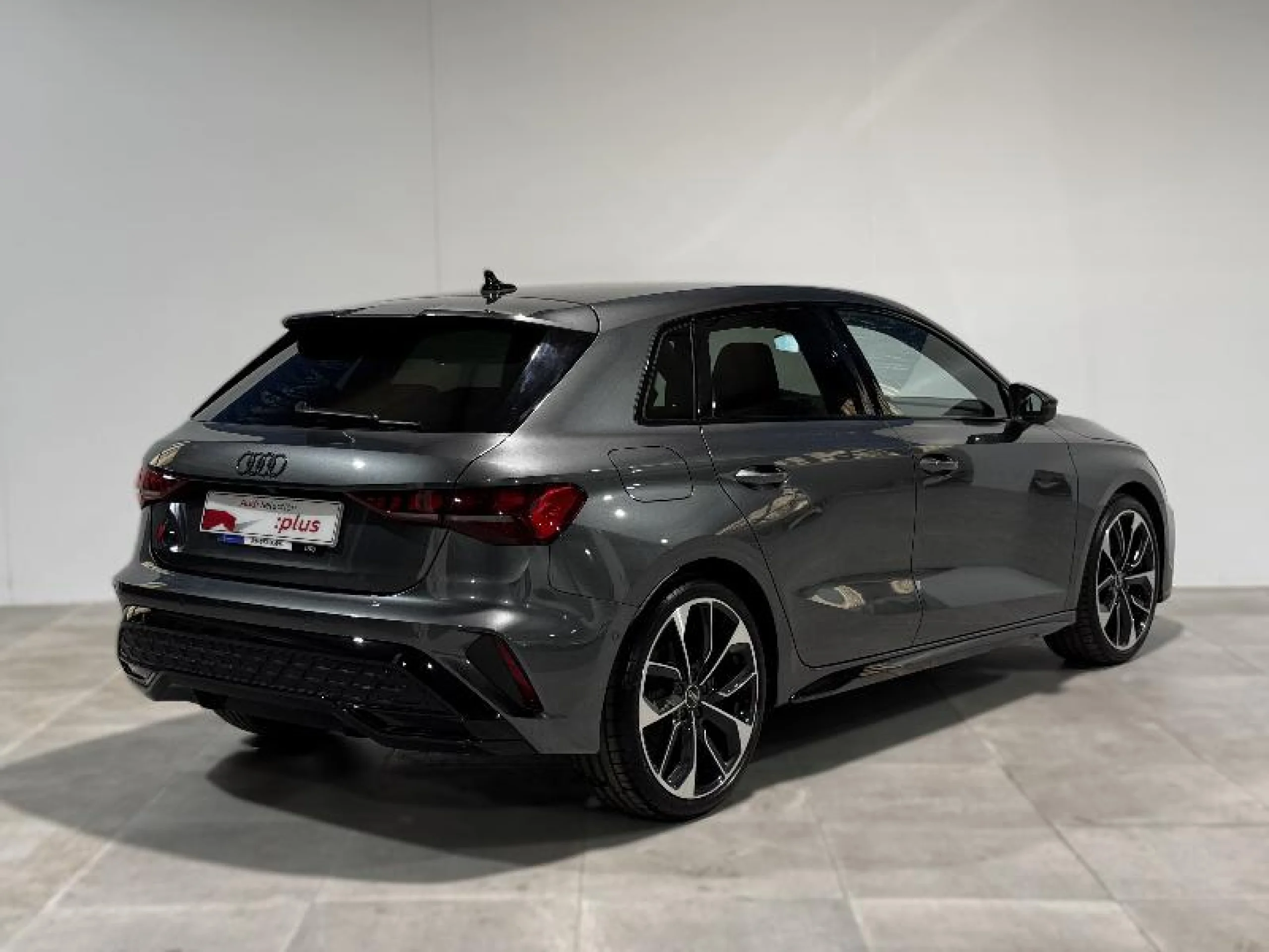 AUDI A3 SPORTBACK BLACK LINE 35 TFSI 110KW S TRO - Foto 2