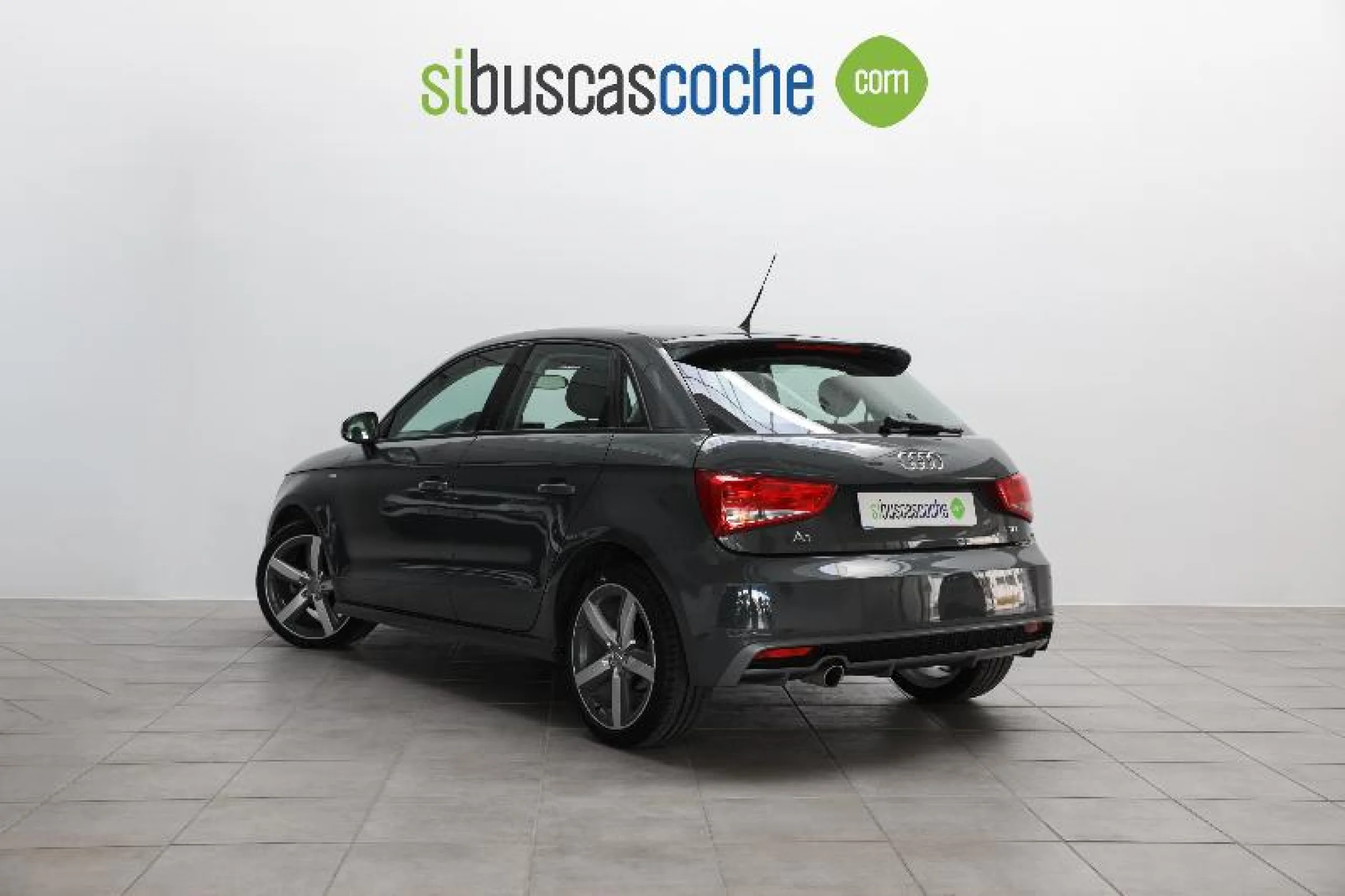 AUDI A1 ADRENALIN 1.4 TDI 66KW (90CV) SPORTBACK - Foto 2
