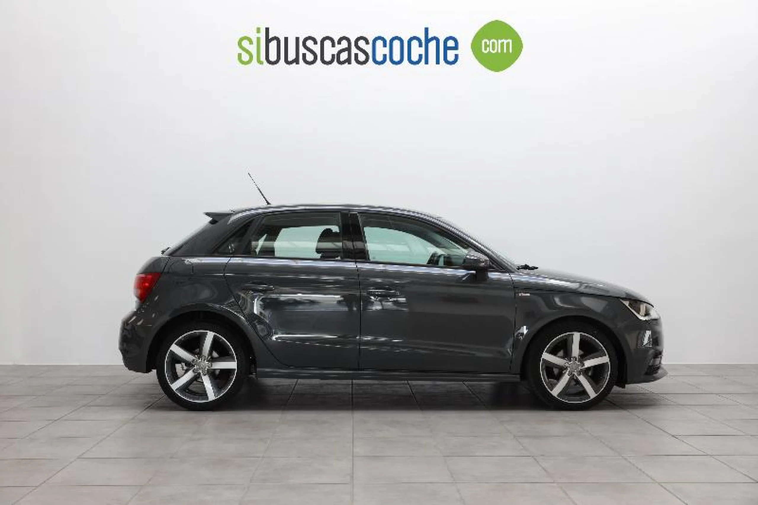 AUDI A1 ADRENALIN 1.4 TDI 66KW (90CV) SPORTBACK - Foto 3