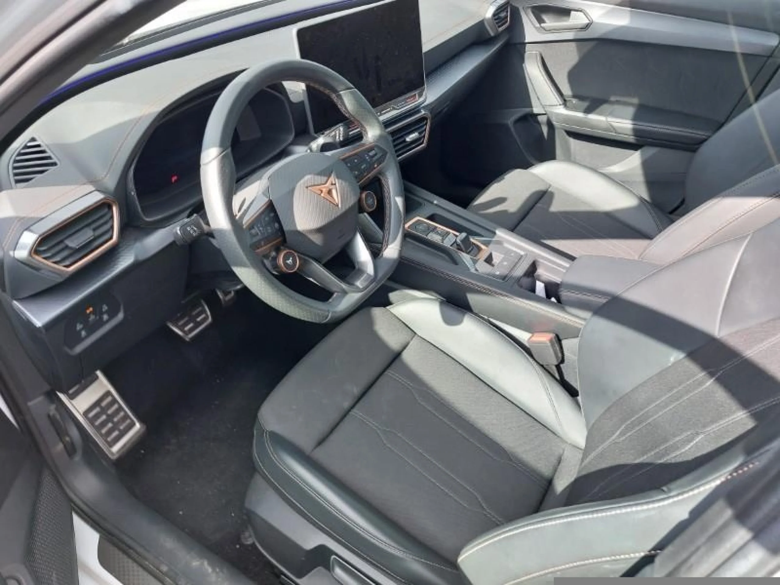 CUPRA LEON 1.5 ETSI 110KW (150CV) DSG - Foto 4