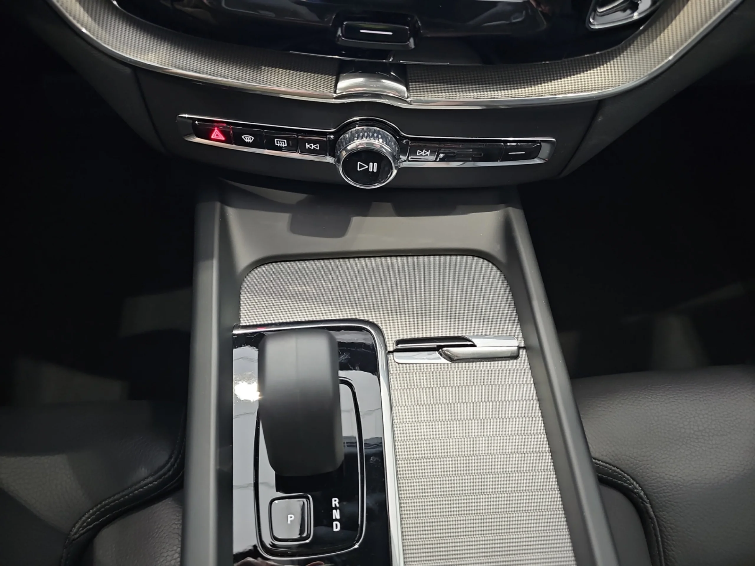 VOLVO XC60 2.0 T6 AWD RECHARGE ULTRA DARK AUTO - Foto 11