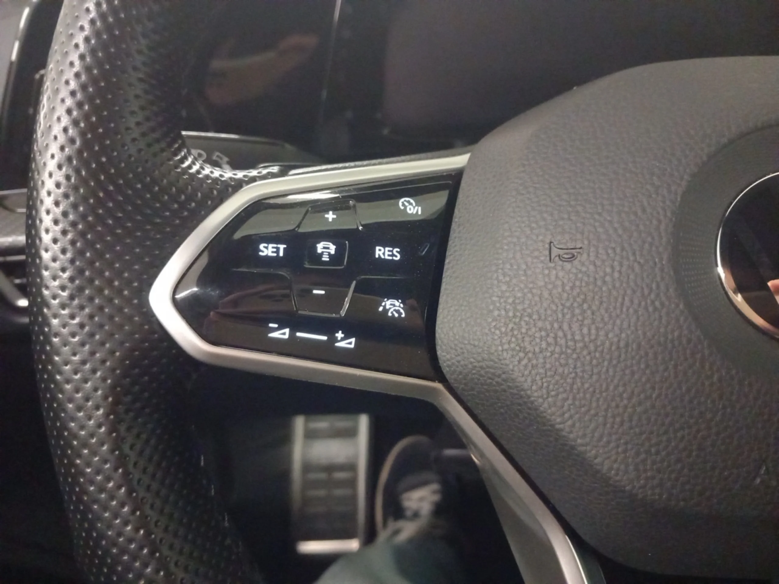 VOLKSWAGEN GOLF SPORT R LINE 2.0 TDI 110KW (150CV) DSG - Foto 11