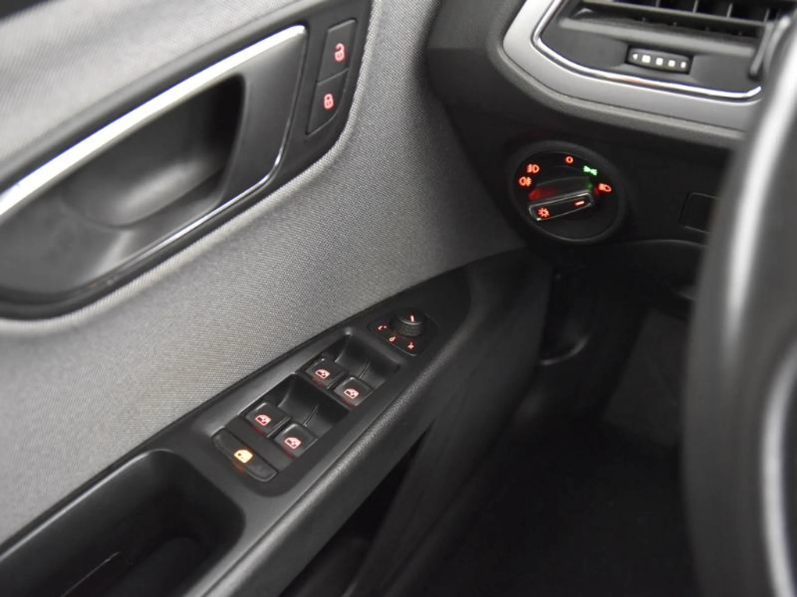 SEAT LEON 1.6 TDI 85KW (115CV) DSG 7 ST&SP STYLE - Foto 17