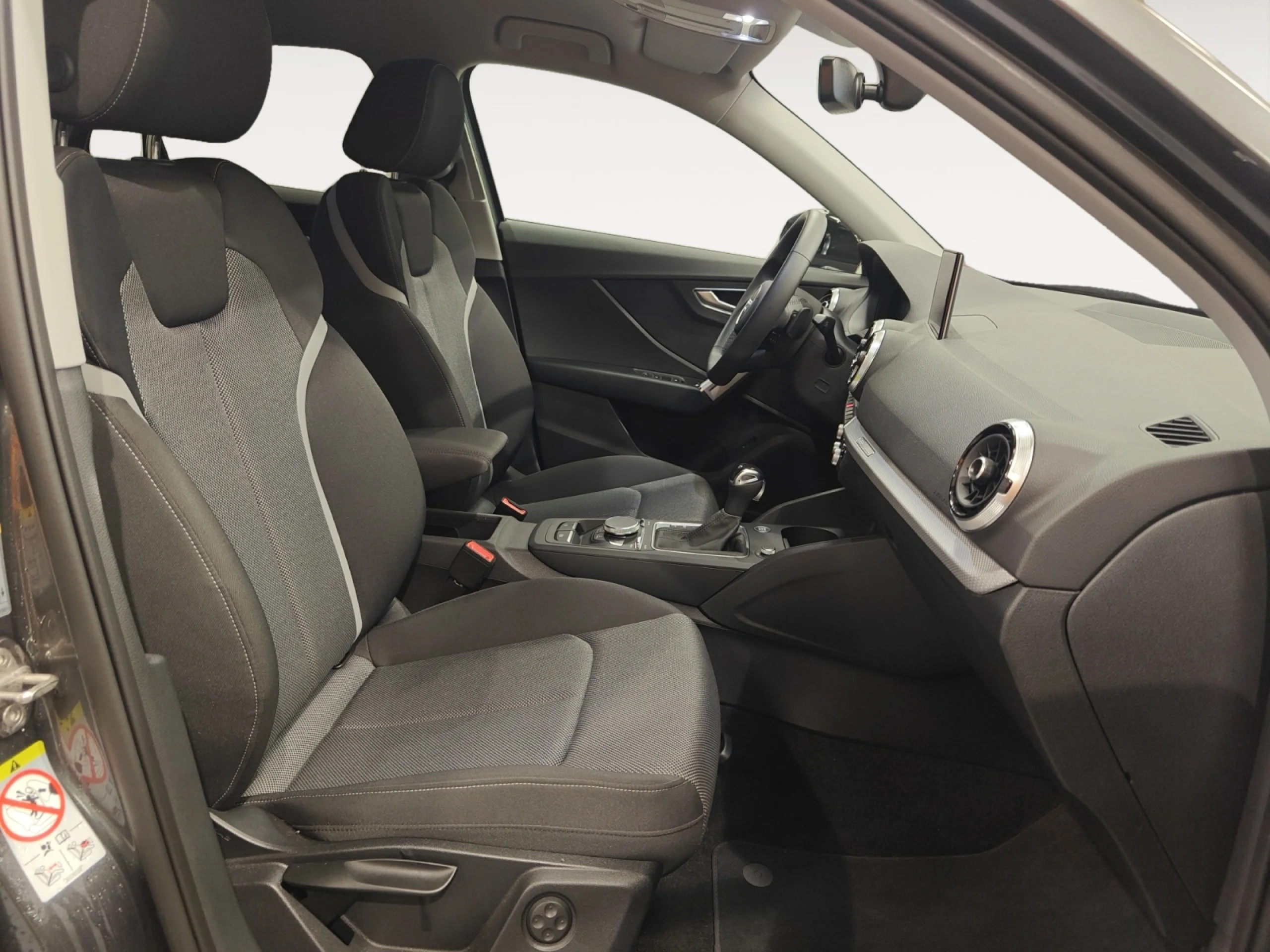 AUDI Q2 BLACK LINE 35 TFSI 110KW S TRONIC - Foto 5