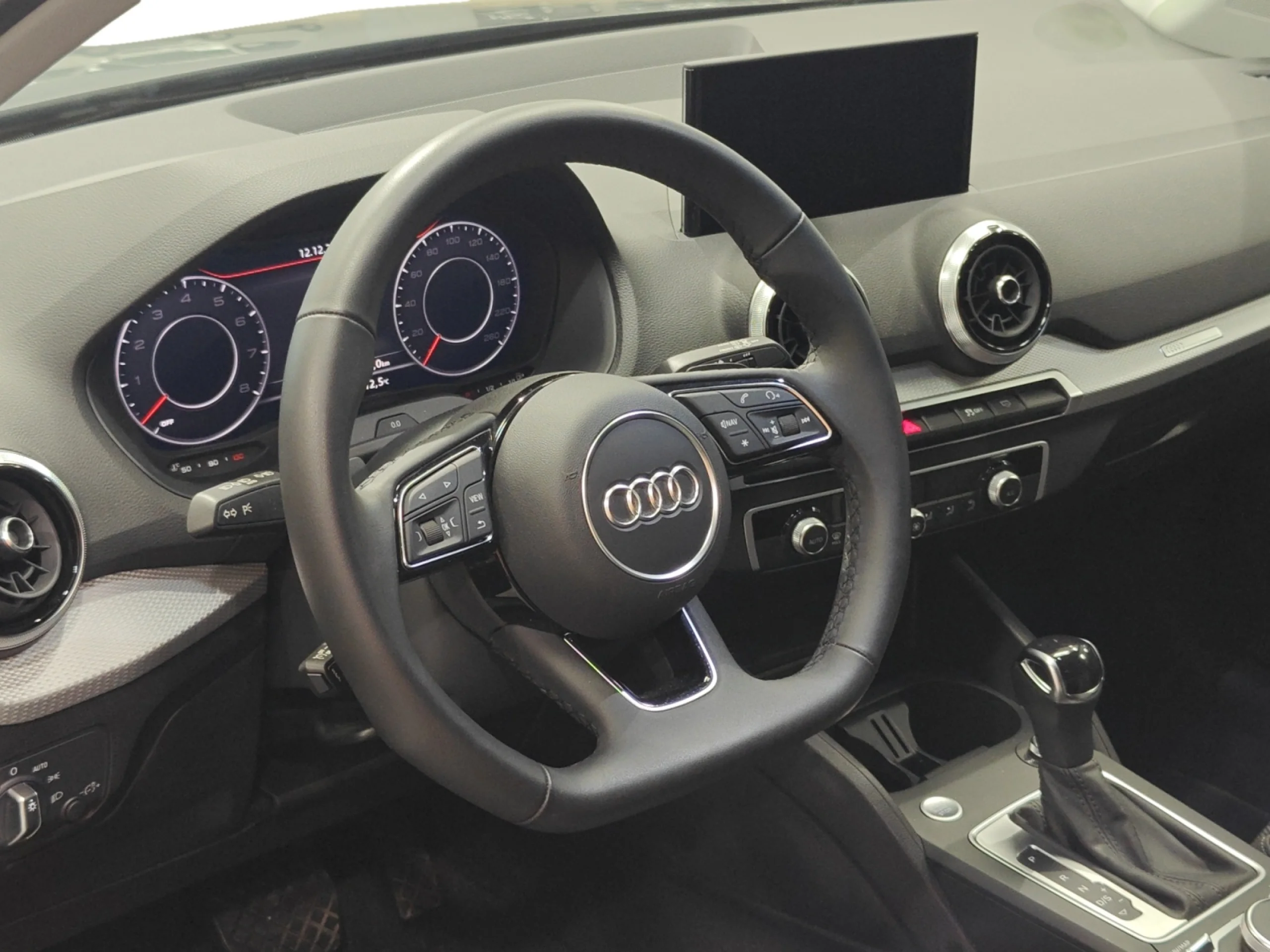 AUDI Q2 BLACK LINE 35 TFSI 110KW S TRONIC - Foto 9