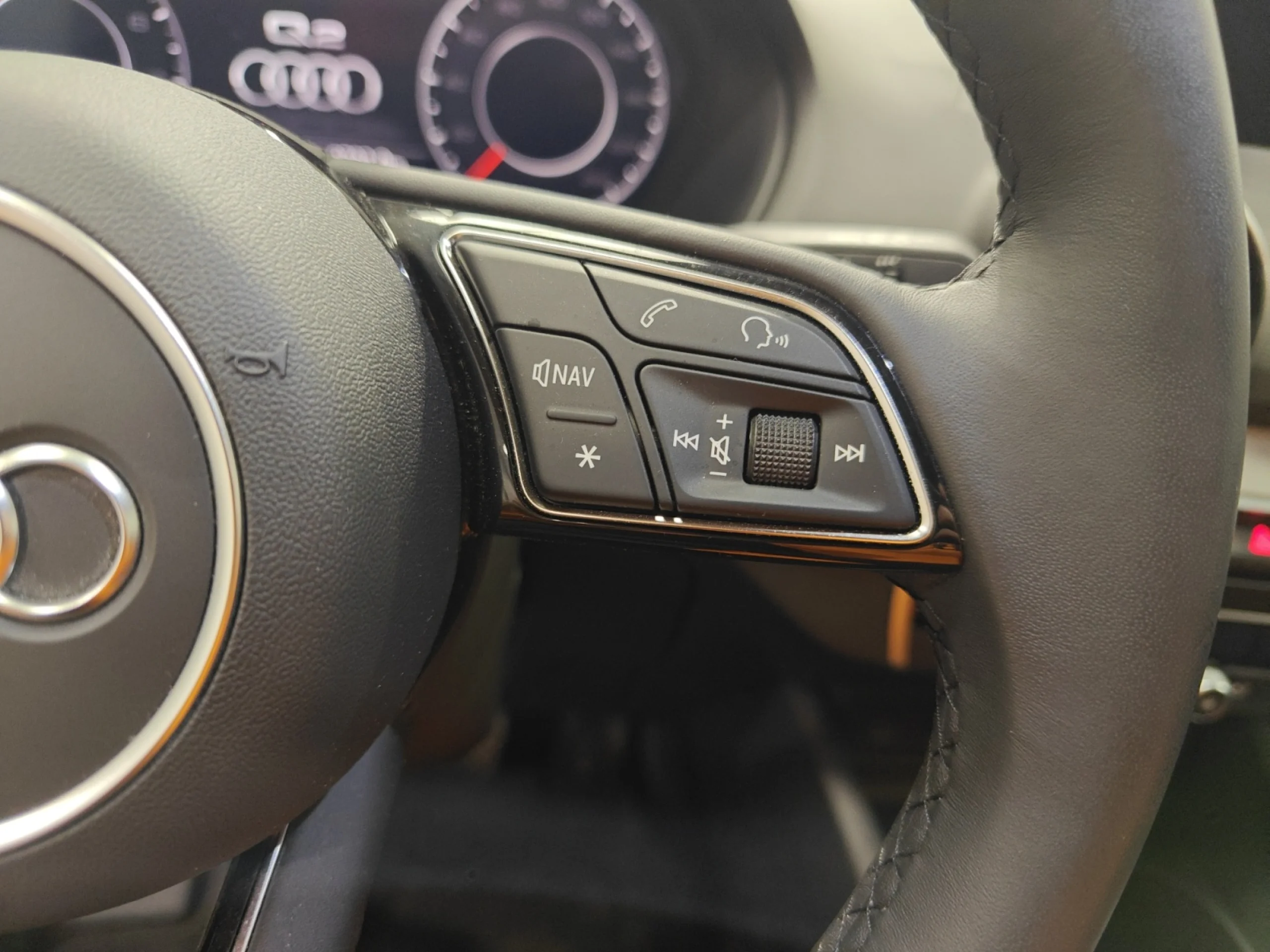 AUDI Q2 BLACK LINE 35 TFSI 110KW S TRONIC - Foto 10