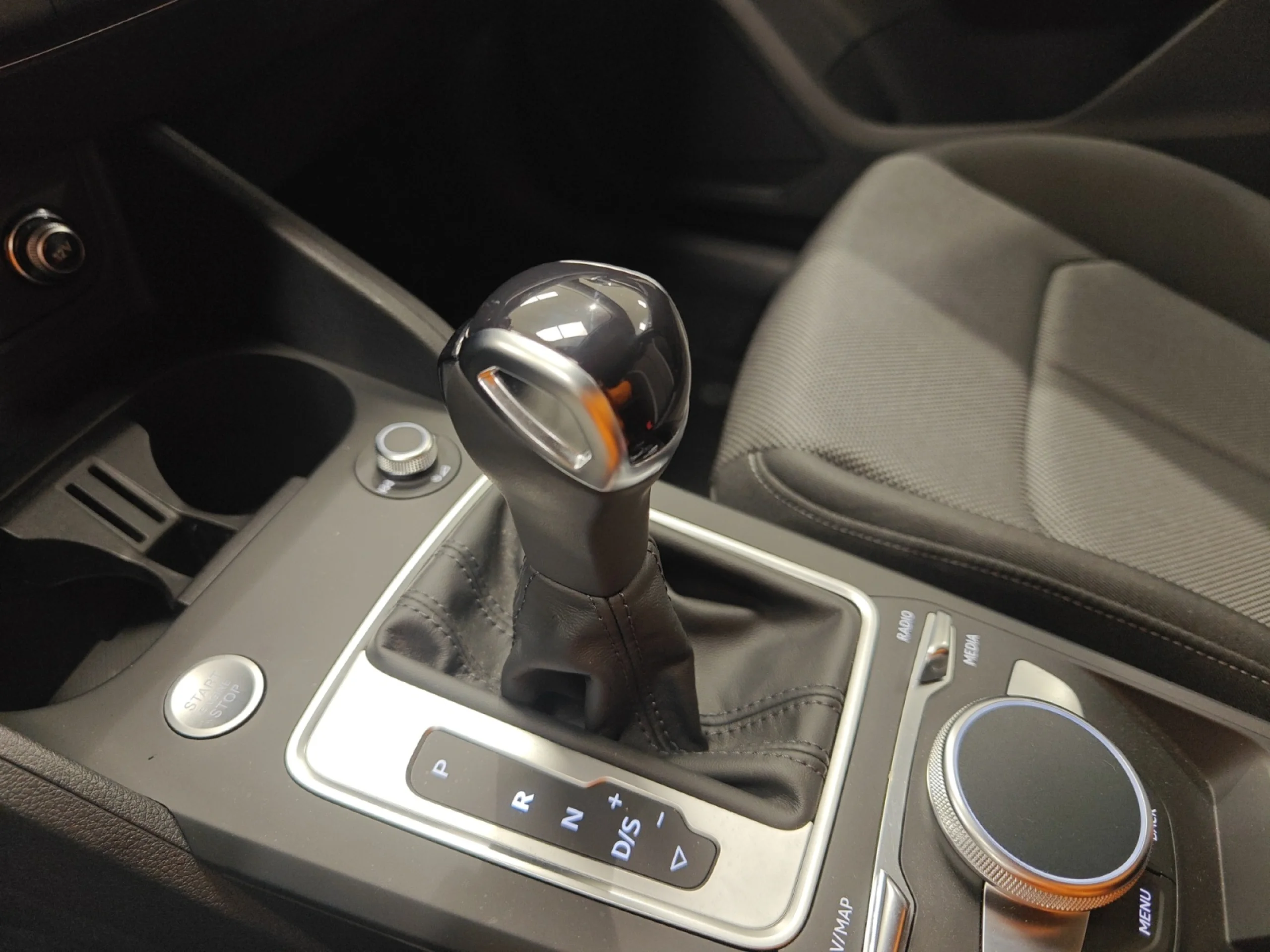 AUDI Q2 BLACK LINE 35 TFSI 110KW S TRONIC - Foto 17