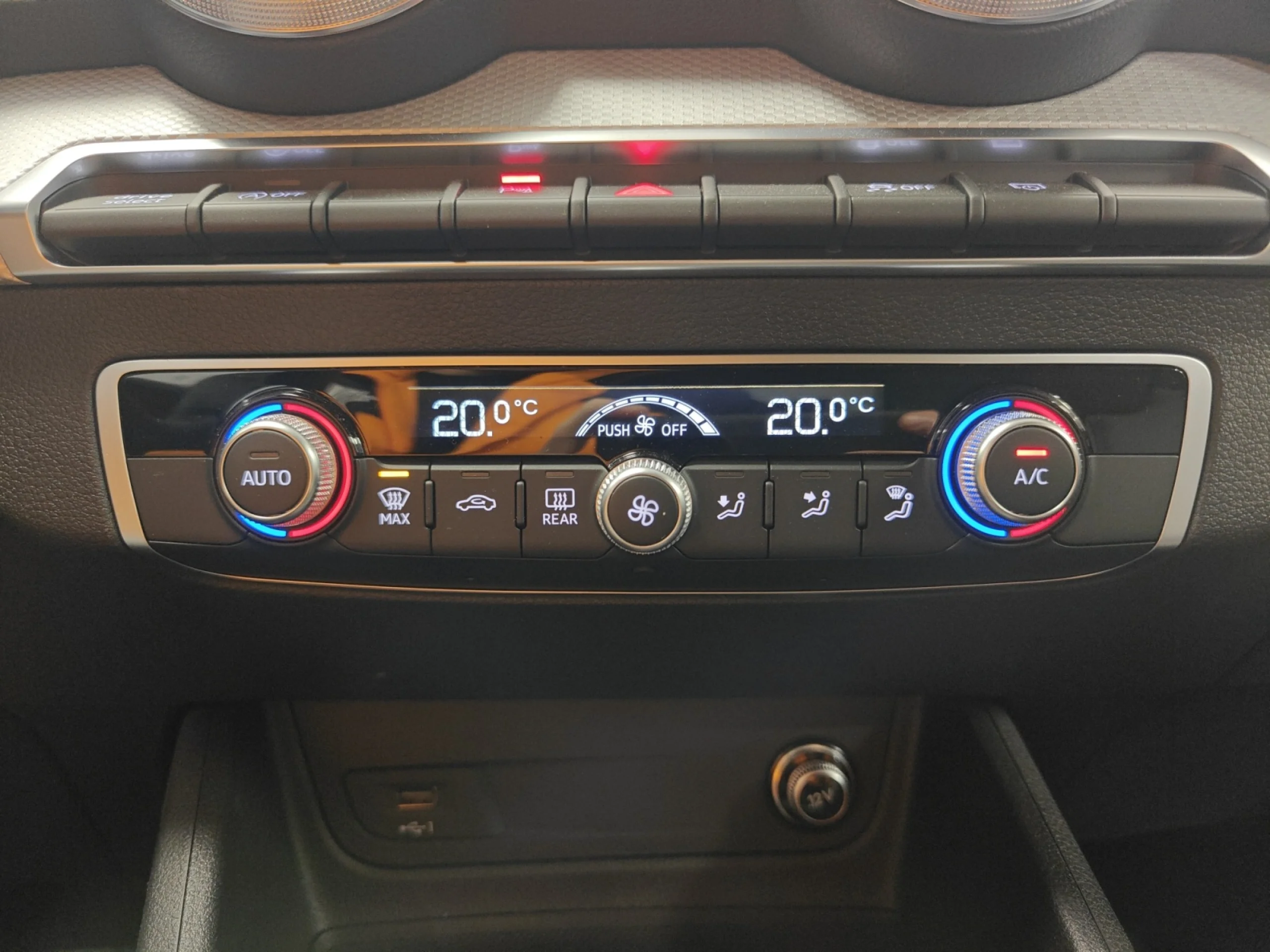 AUDI Q2 BLACK LINE 35 TFSI 110KW S TRONIC - Foto 20