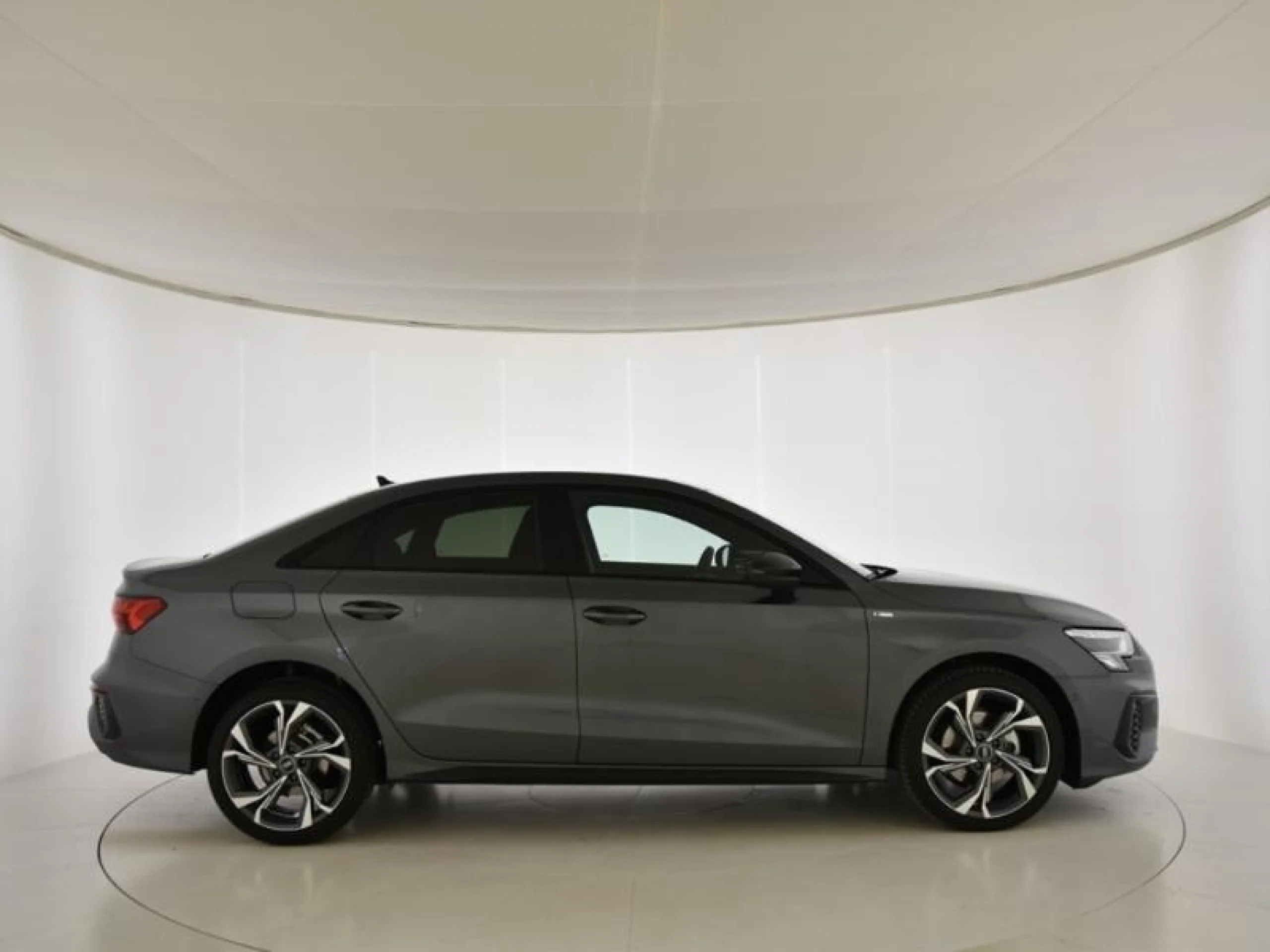 AUDI A3 SEDAN BLACK LINE 30 TDI 85KW S TRONIC - Foto 3