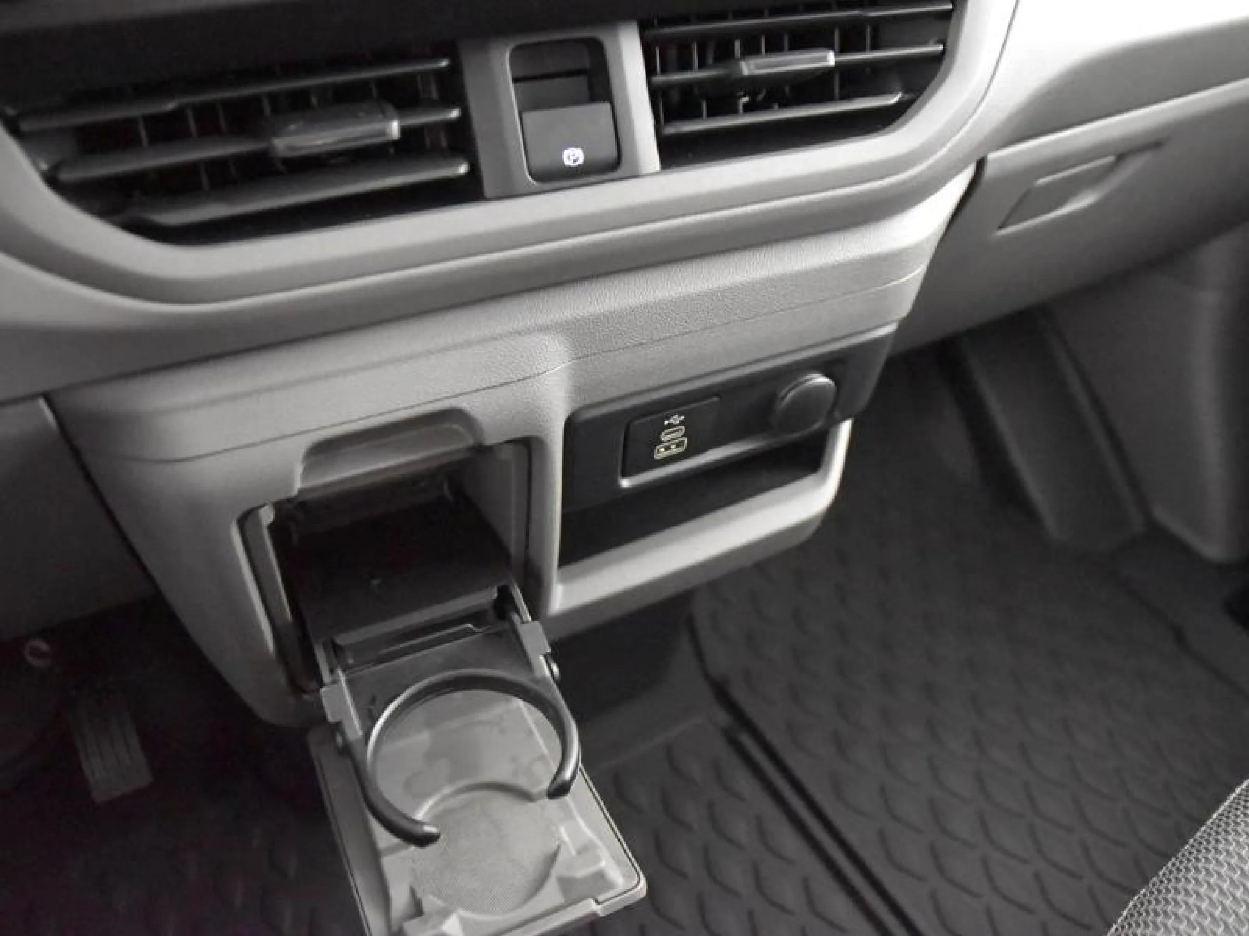 VOLKSWAGEN CARAVELLE CORTA 2.0 TDI 110 KW (150 CV) AUT 8 VEL - Foto 11