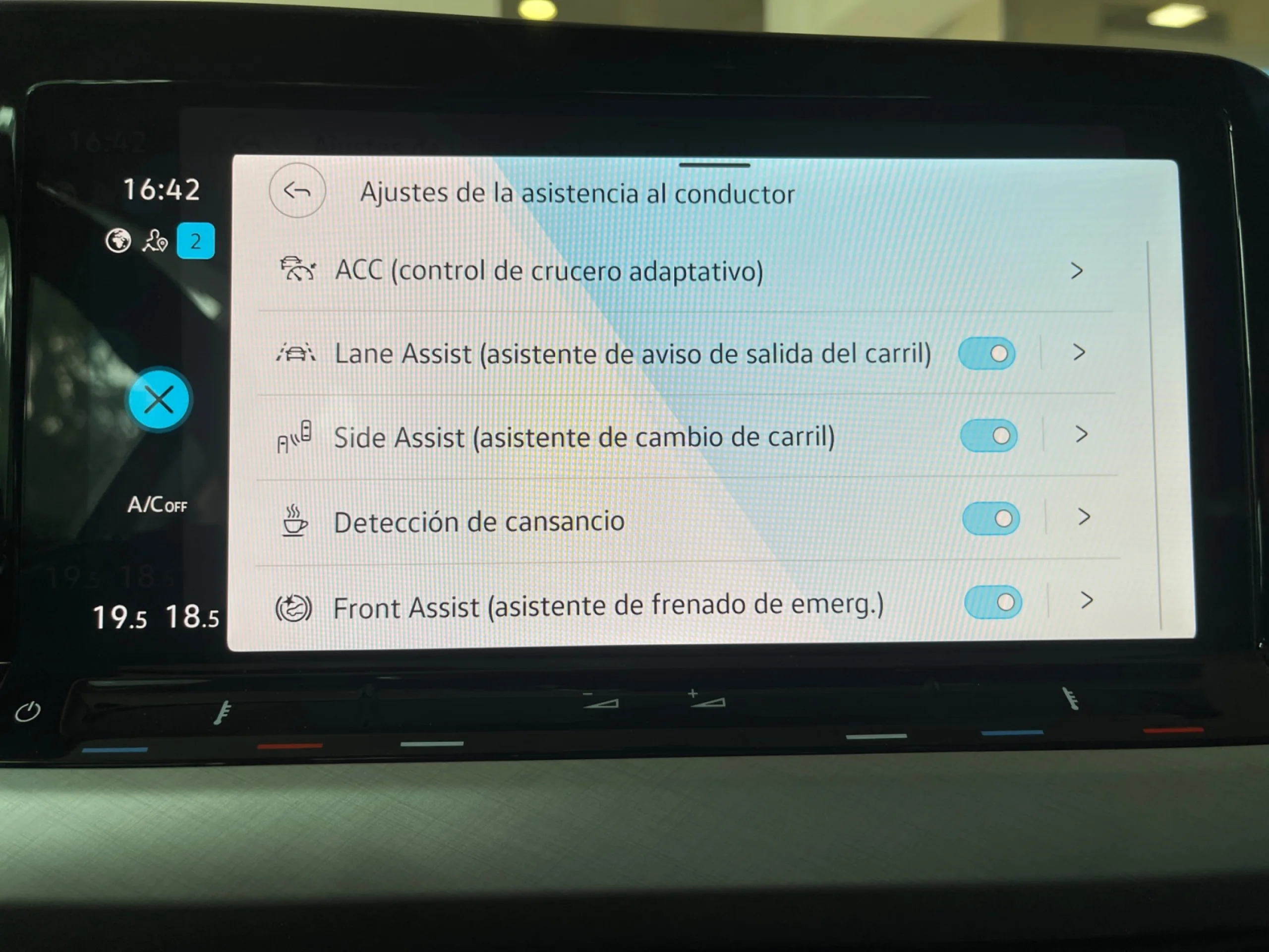 VOLKSWAGEN GOLF LIFE 1.0 ETSI 81KW (110CV) DSG - Foto 17