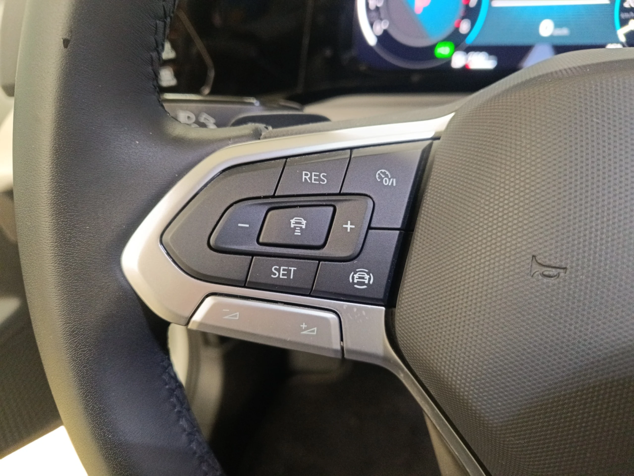 VOLKSWAGEN GOLF LIFE 1.0 ETSI 81KW (110CV) DSG - Foto 11