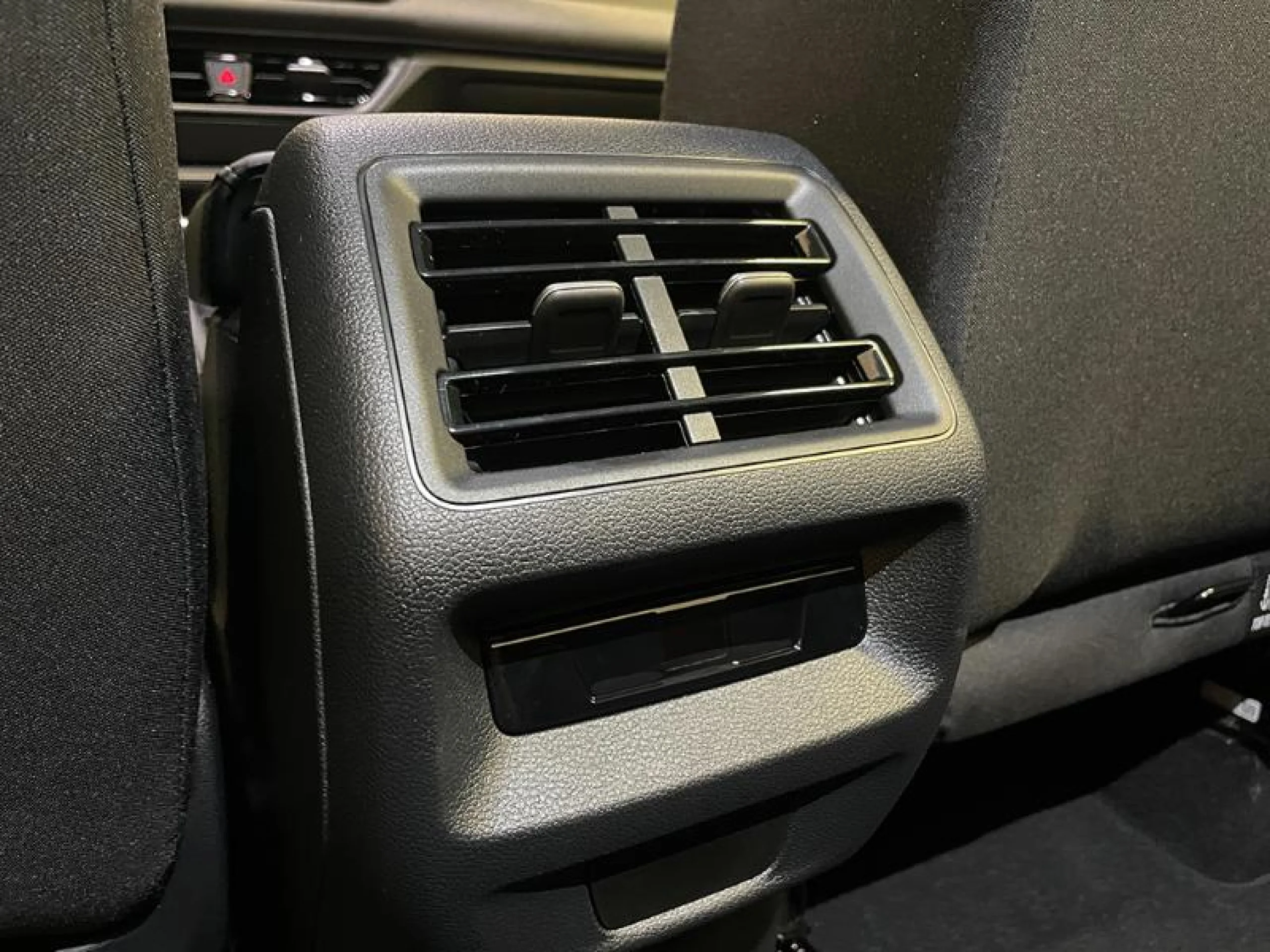 VOLKSWAGEN TIGUAN TIGUAN 2.0 TDI 110 KW (150 CV)  AUTOM TICO DSG 7 VEL. - Foto 20