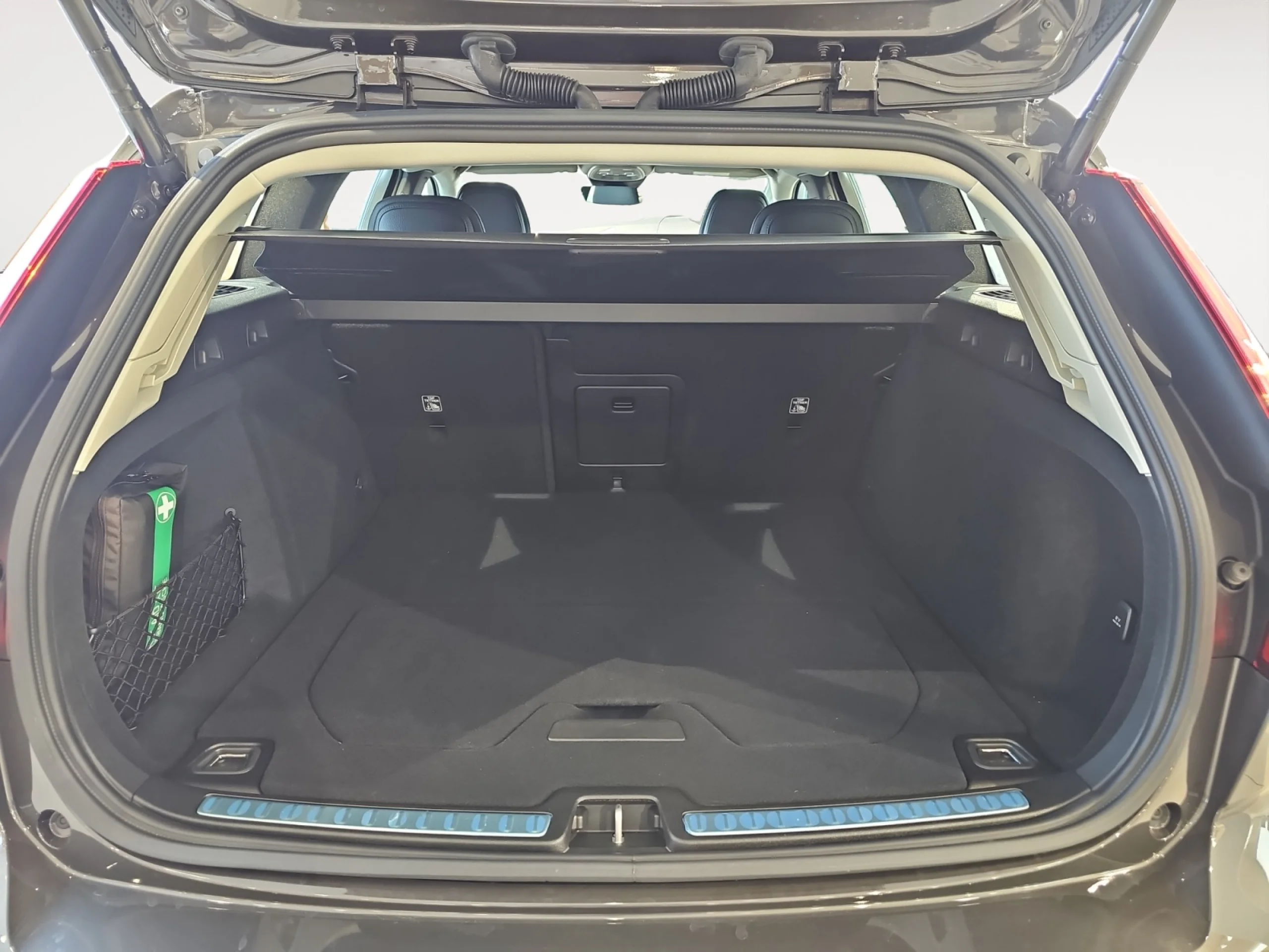 VOLVO V60 V60 B4 MILD HYBRID PLUS DARK 2025 - Foto 8