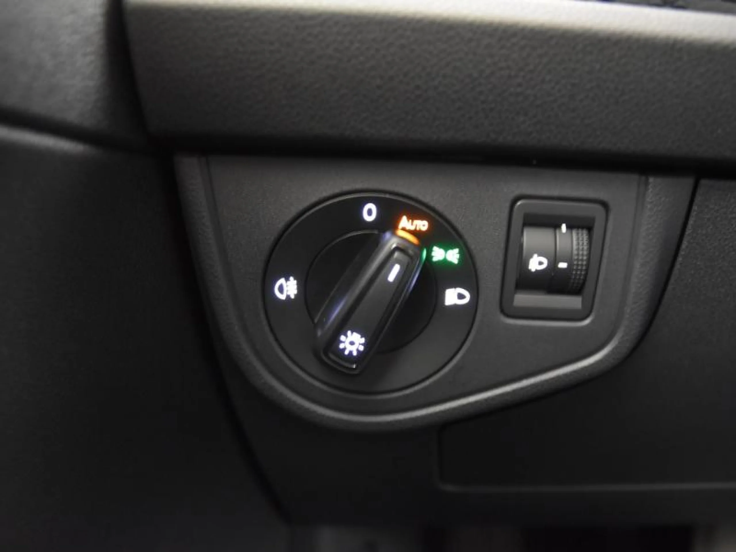 VOLKSWAGEN POLO POLO MÁS 1.0 TSI 70 KW (95 CV)  5 VEL. - Foto 16