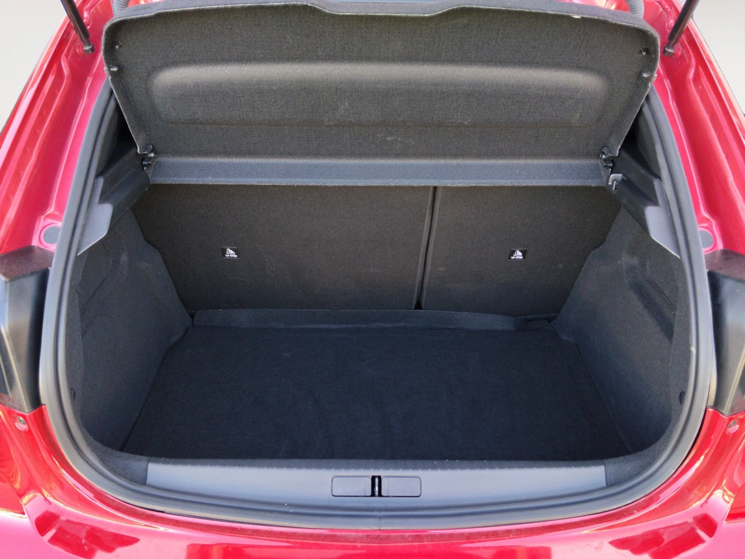 PEUGEOT 208 ALLURE HYBRID 110 EDCS6 - Foto 8