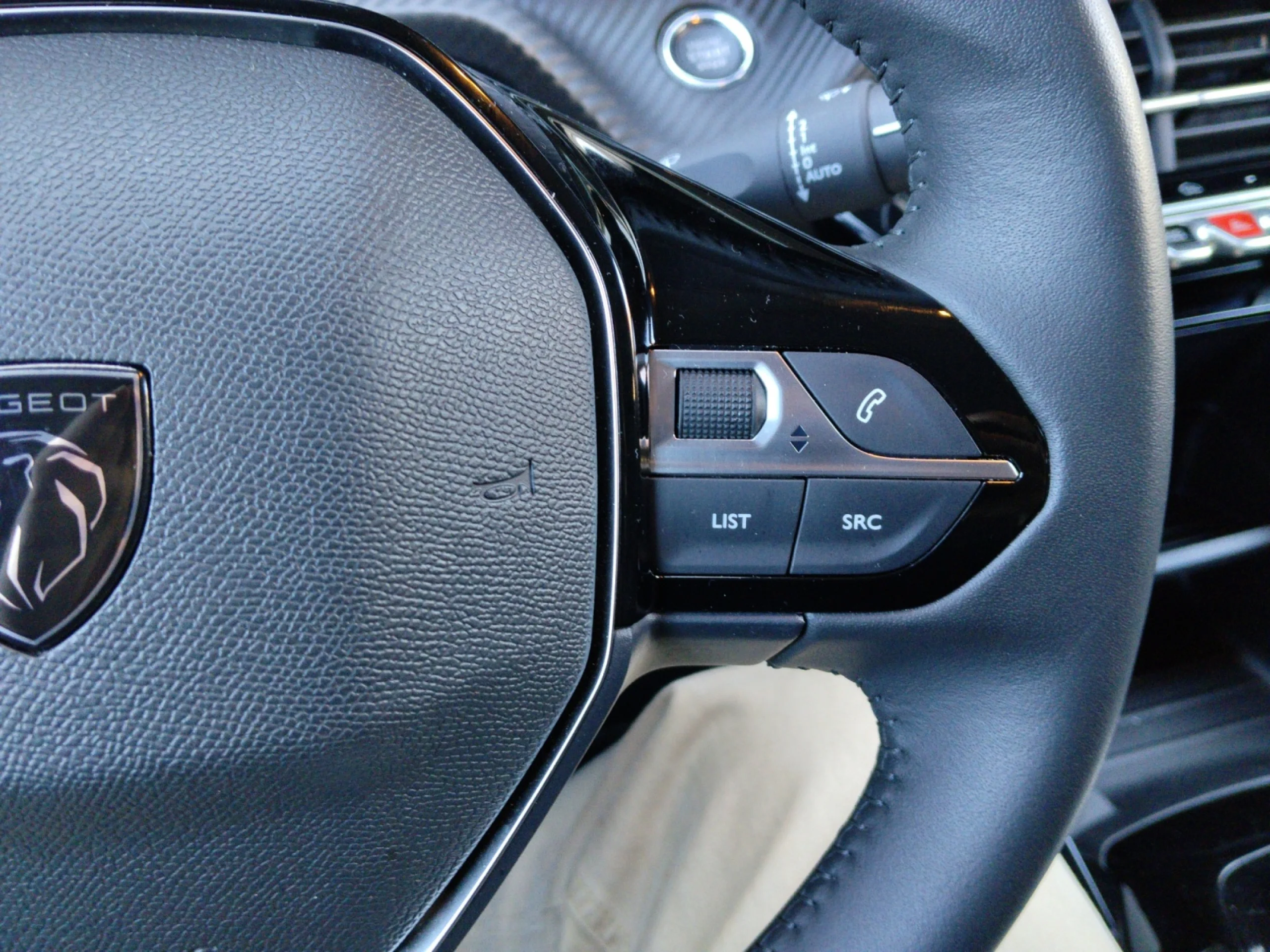 PEUGEOT 208 ALLURE HYBRID 110 EDCS6 - Foto 12