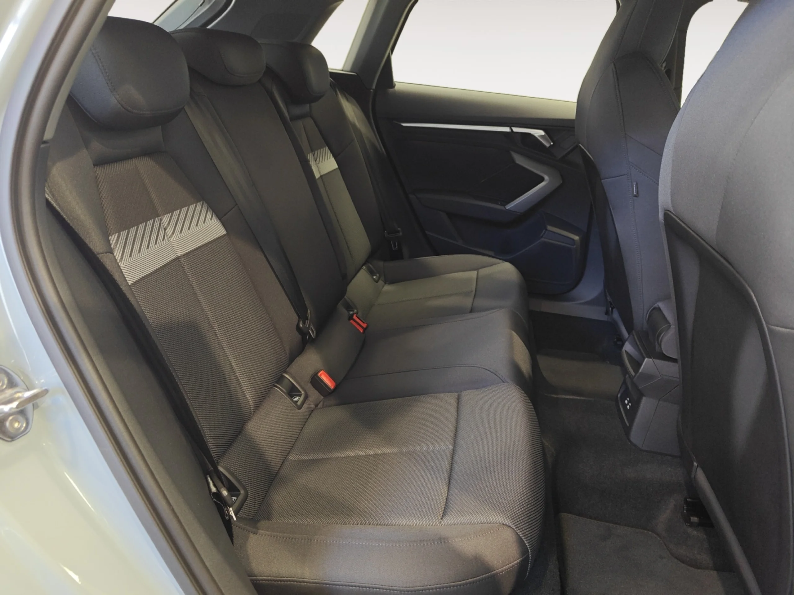 AUDI A3 ALLSTREET ADVANCED 35 TFSI 110KW S TRONI - Foto 6