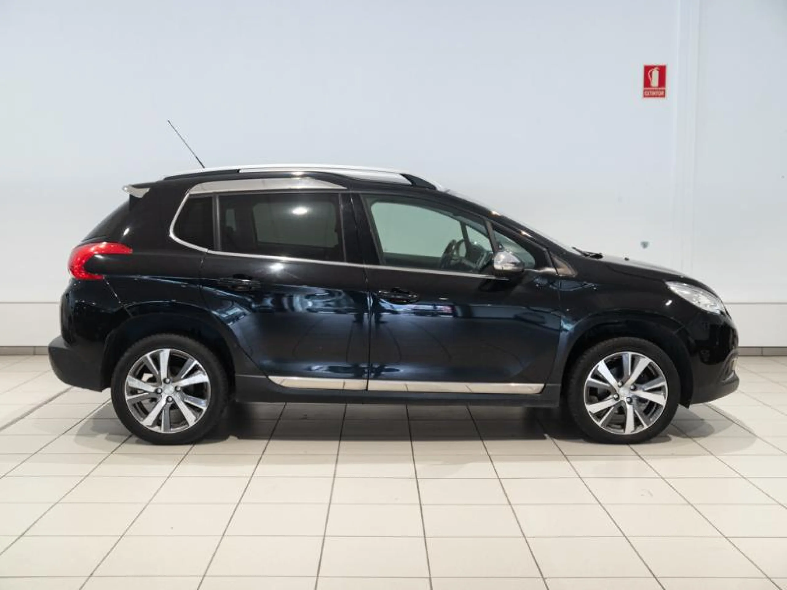PEUGEOT 2008 ALLURE 1.6 BLUEHDI 88KW (120CV) S&S - Foto 3
