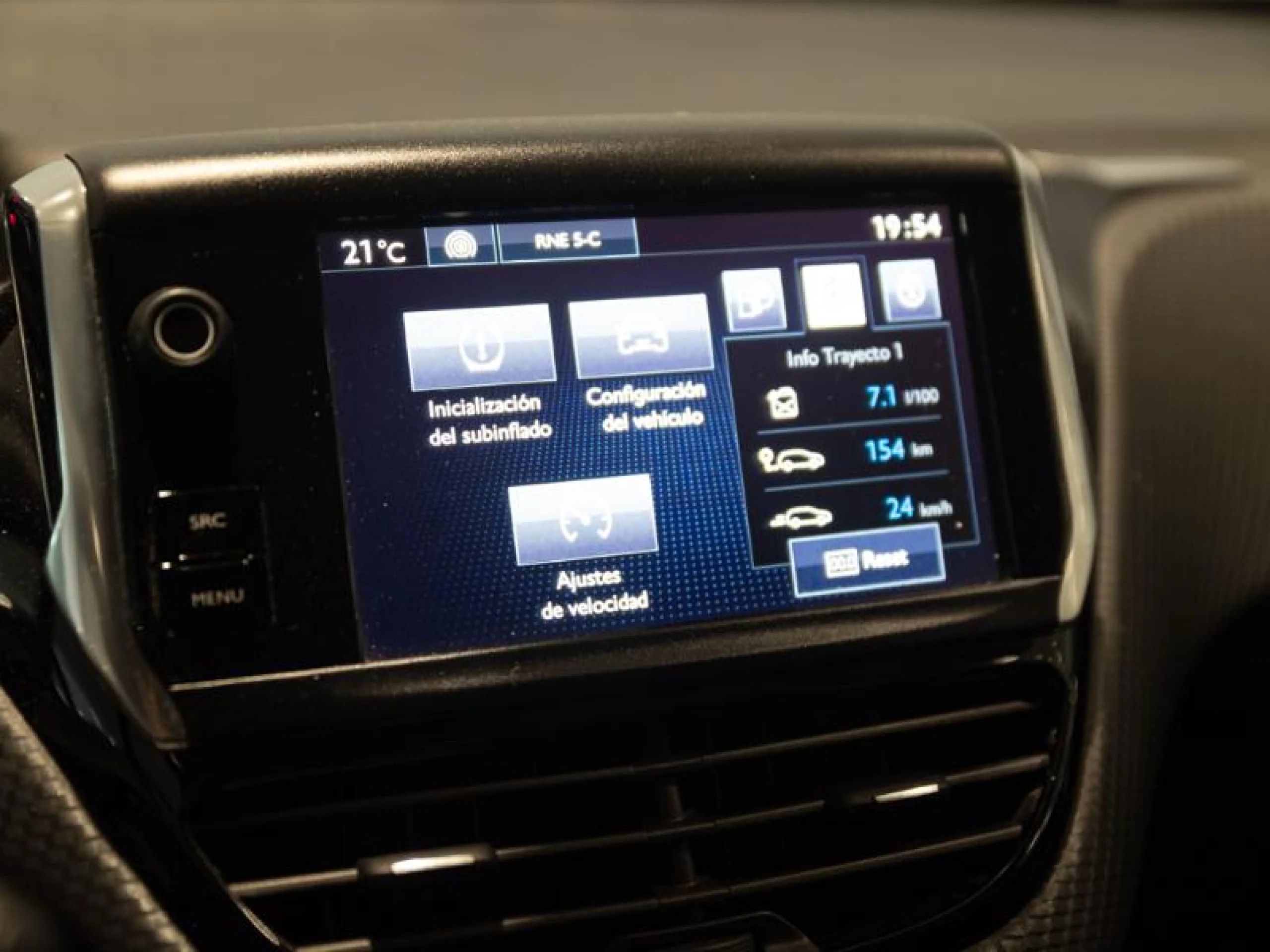 PEUGEOT 2008 ALLURE 1.6 BLUEHDI 88KW (120CV) S&S - Foto 12
