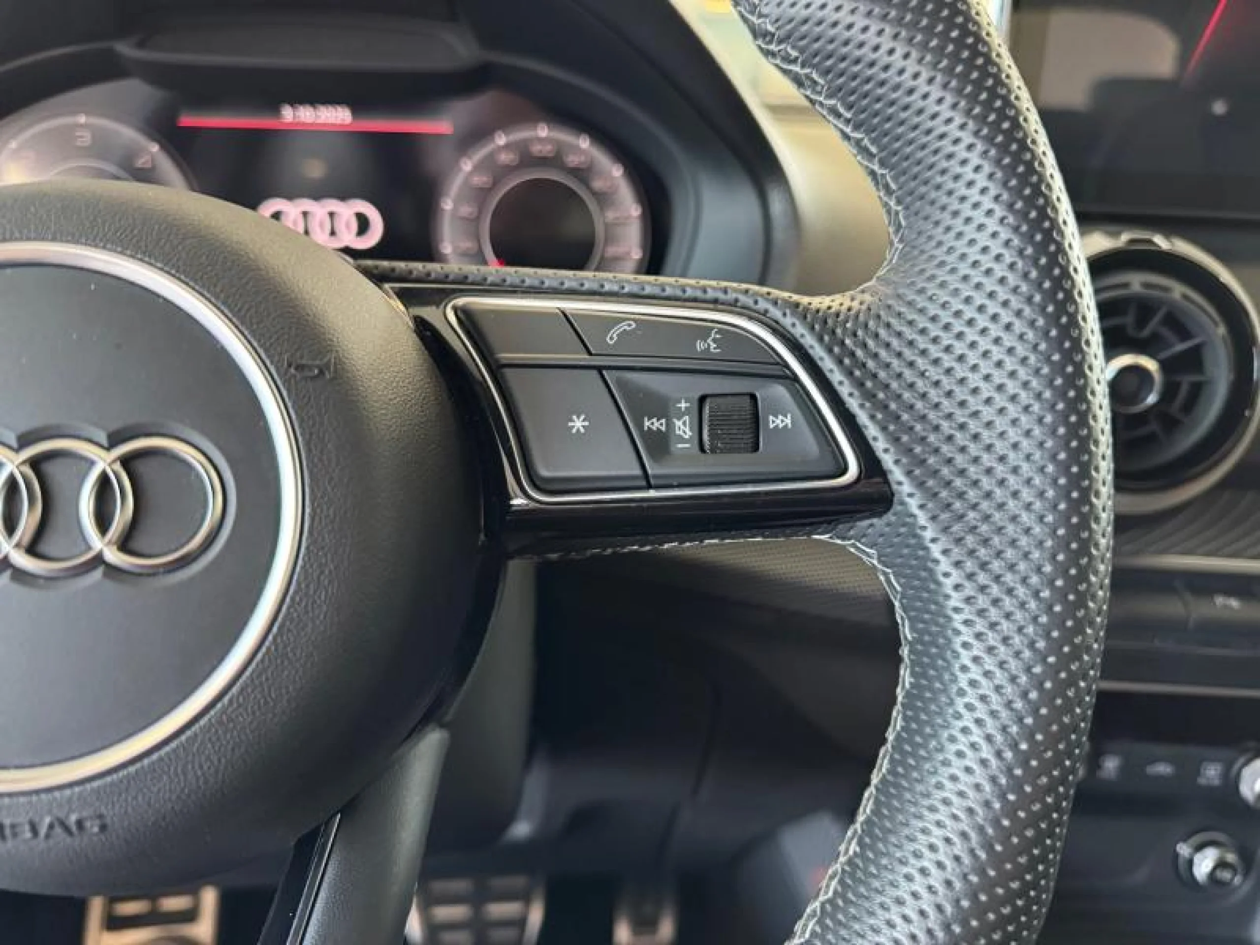 AUDI Q2 ADRENALIN 35 TDI 110KW (150CV) S TRONIC - Foto 11