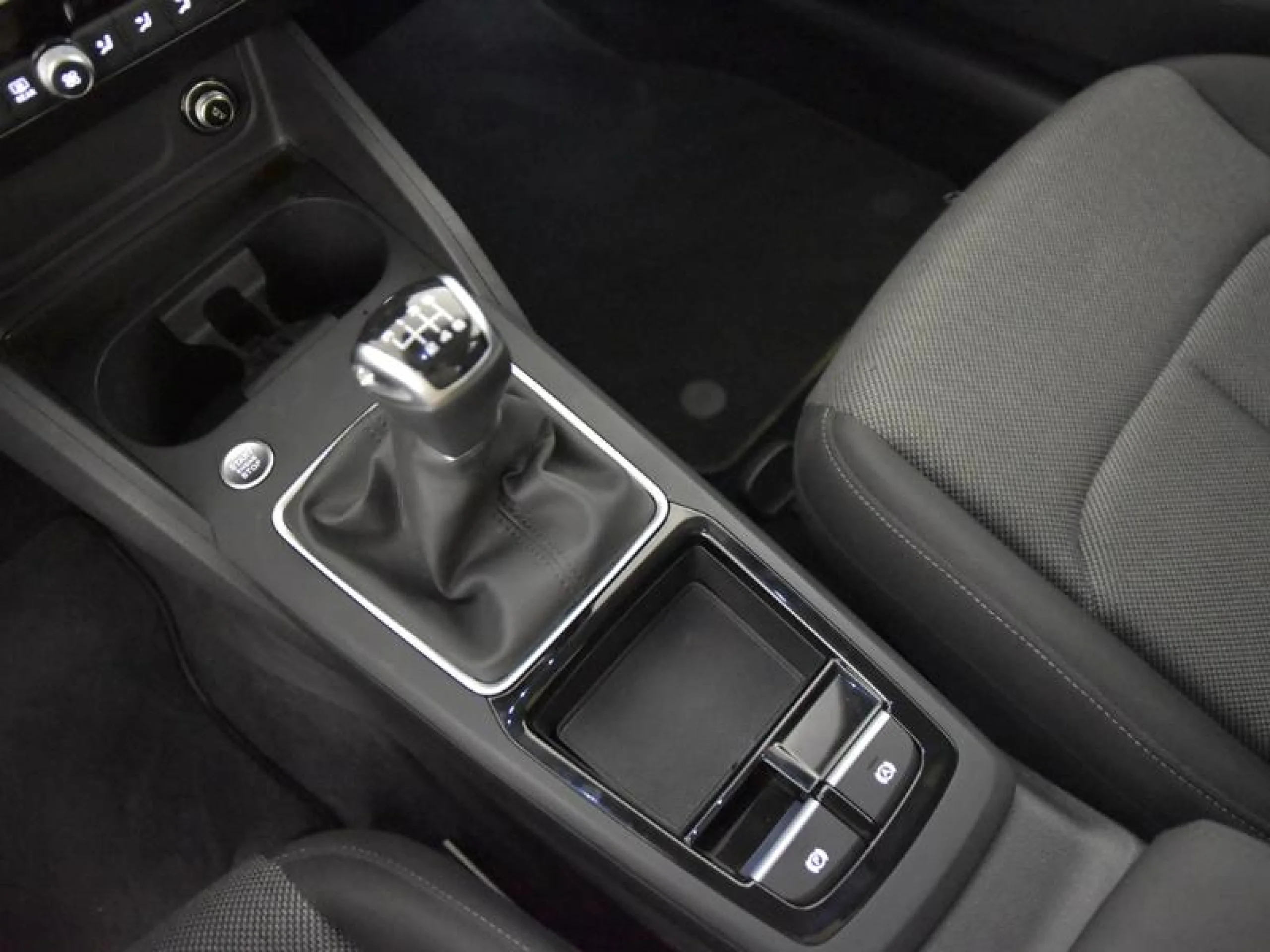 AUDI Q2 ADRENALIN 30 TFSI 85KW (116CV) - Foto 10