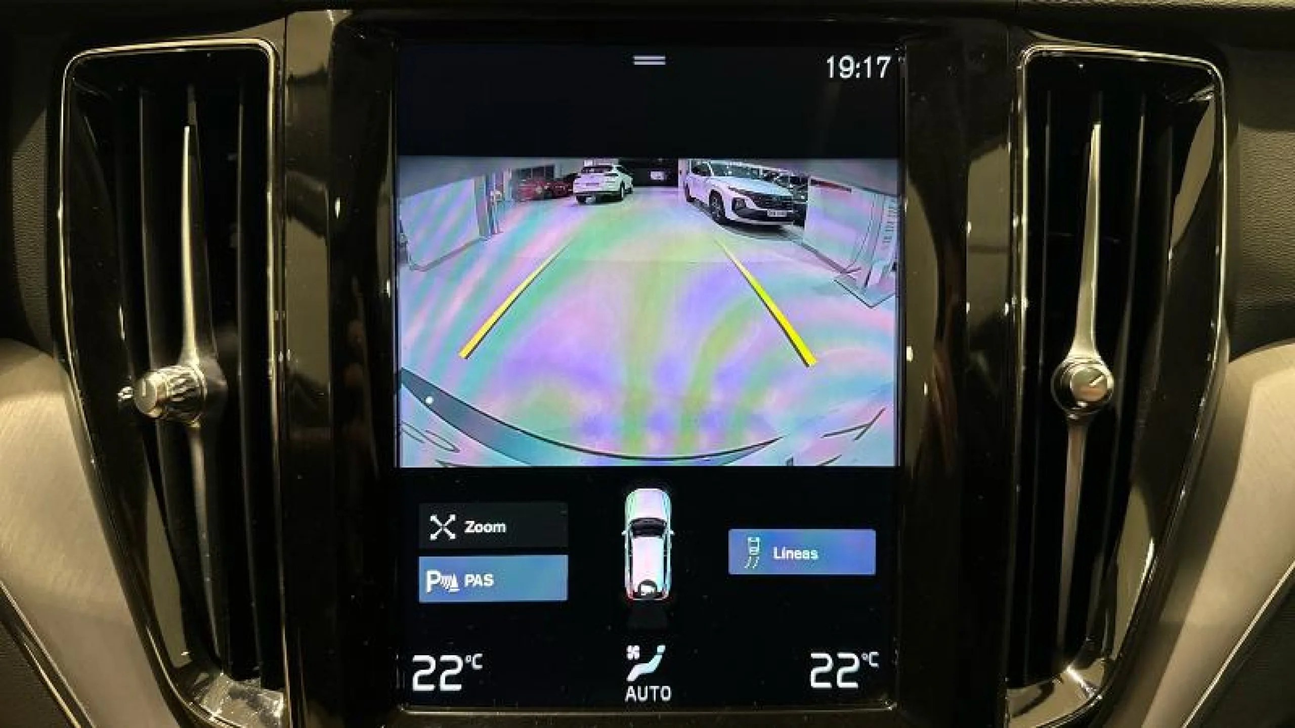 VOLVO XC60 2.0 T6 AWD RECHARGE R DESIGN EXP AUTO - Foto 18