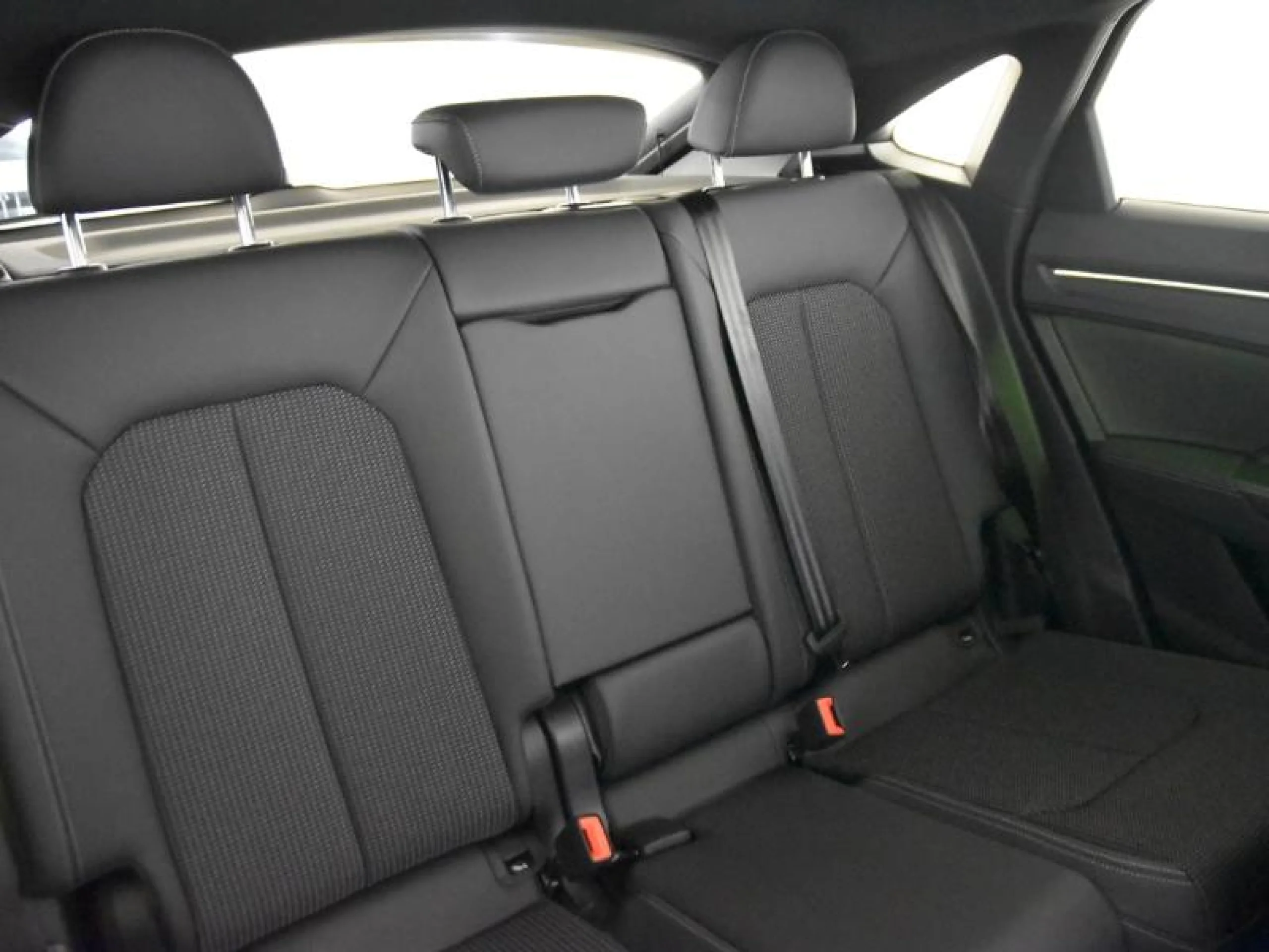 AUDI Q3 SPORTBACK BLACK LINE 35 TDI 110KW (150CV) S TRONIC - Foto 6