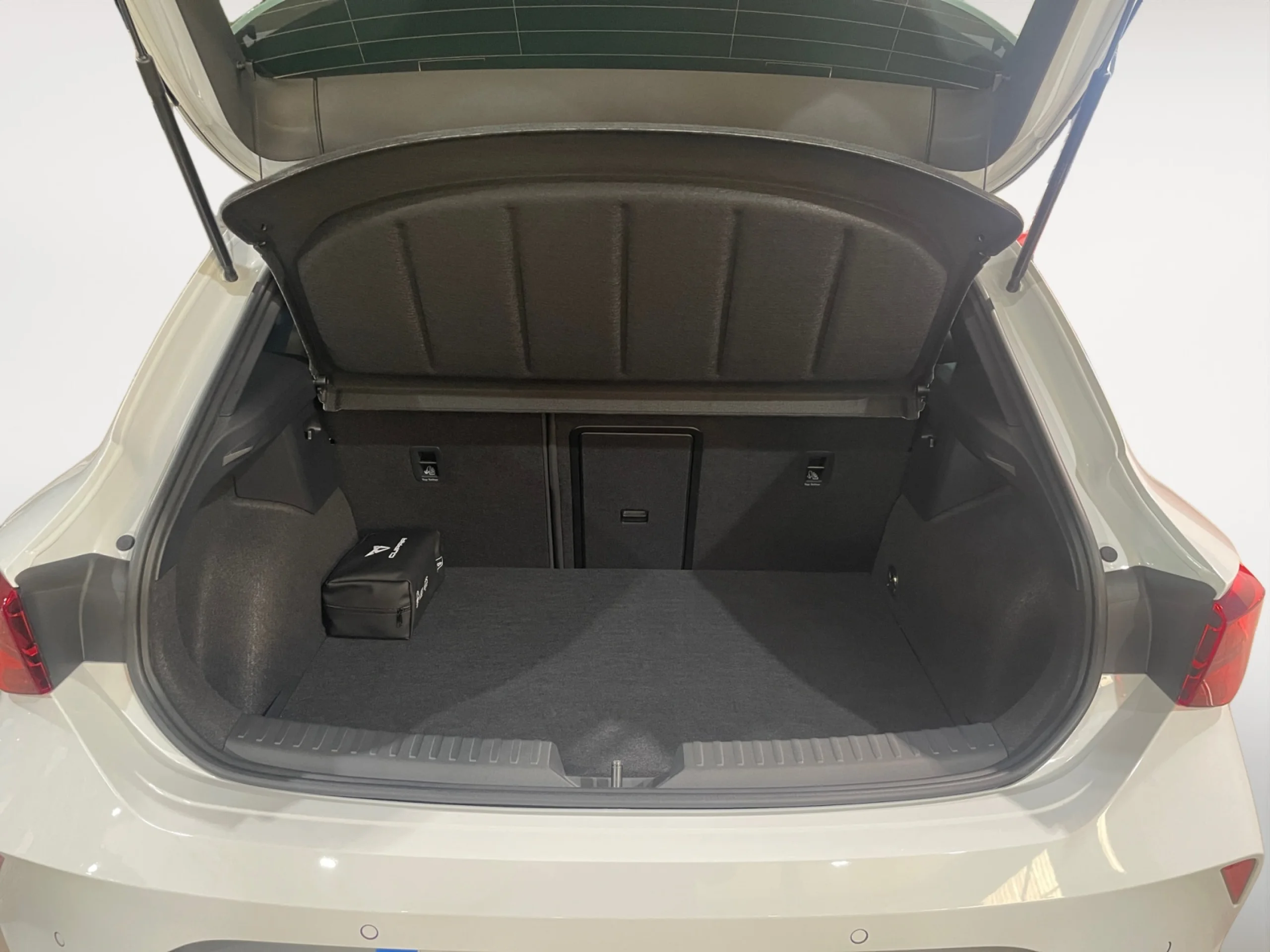 CUPRA LEON 1.5 TSI E HYBRID 150W (204CV) DSG - Foto 8