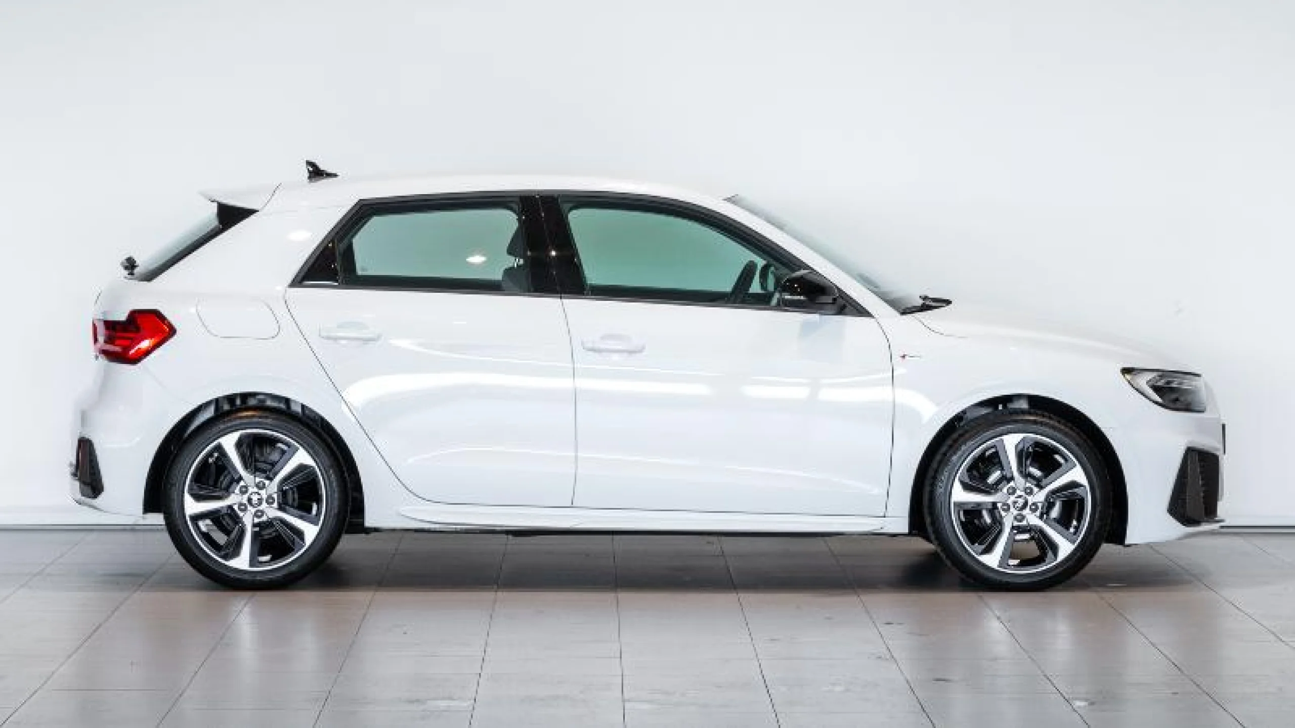 AUDI A1 SPORTBACK 25 TFSI 70KW (95CV) - Foto 3