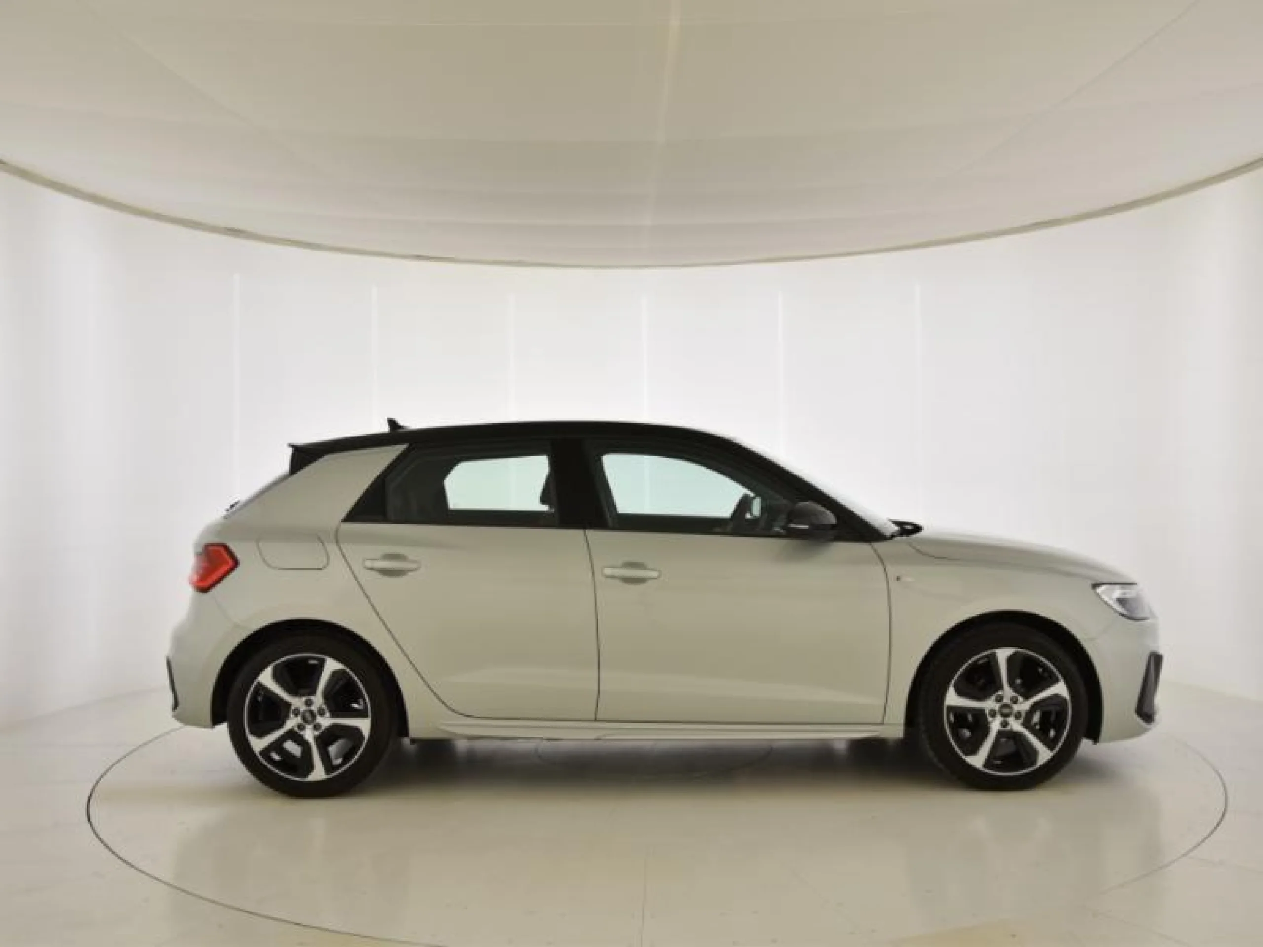 AUDI A1 SPORTBACK ADRENALIN 25 TFSI 70KW (95CV) - Foto 3
