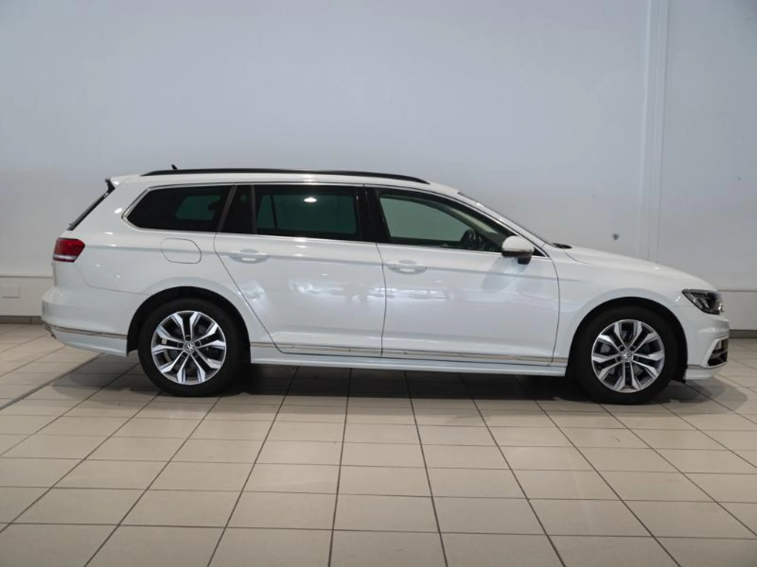 VOLKSWAGEN PASSAT VARIANT ADVANCE 2.0 TDI 110KW(150CV) BMT - Foto 3