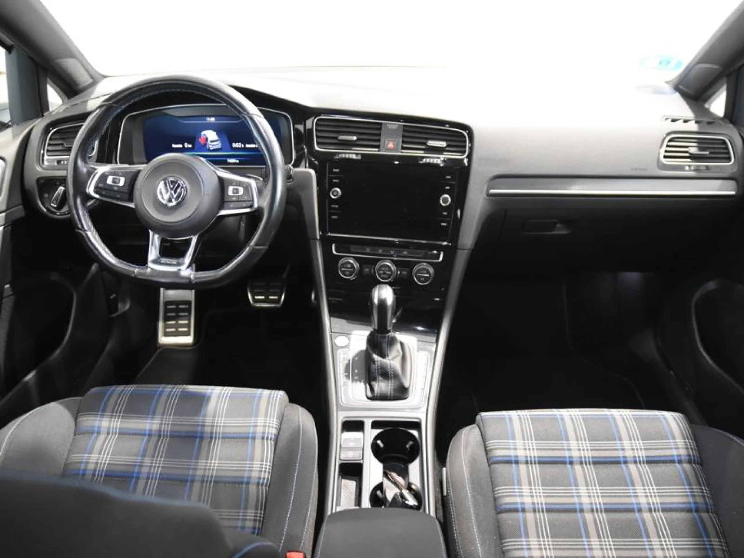 VOLKSWAGEN GOLF GTE 1.4 TSI E POWER 150KW (204CV) DSG - Foto 4