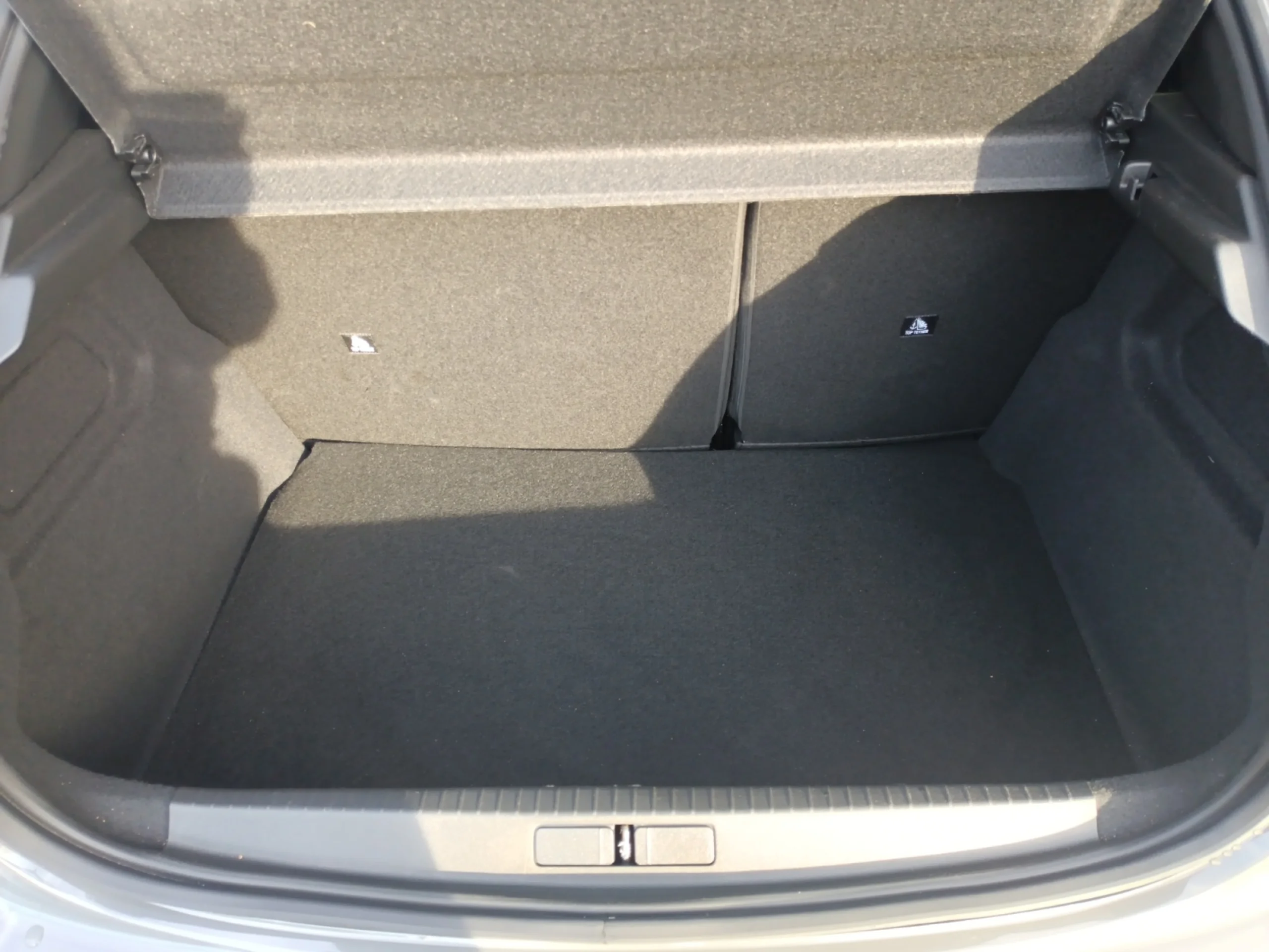 PEUGEOT 208 ALLURE HYBRID 110 EDCS6 - Foto 8