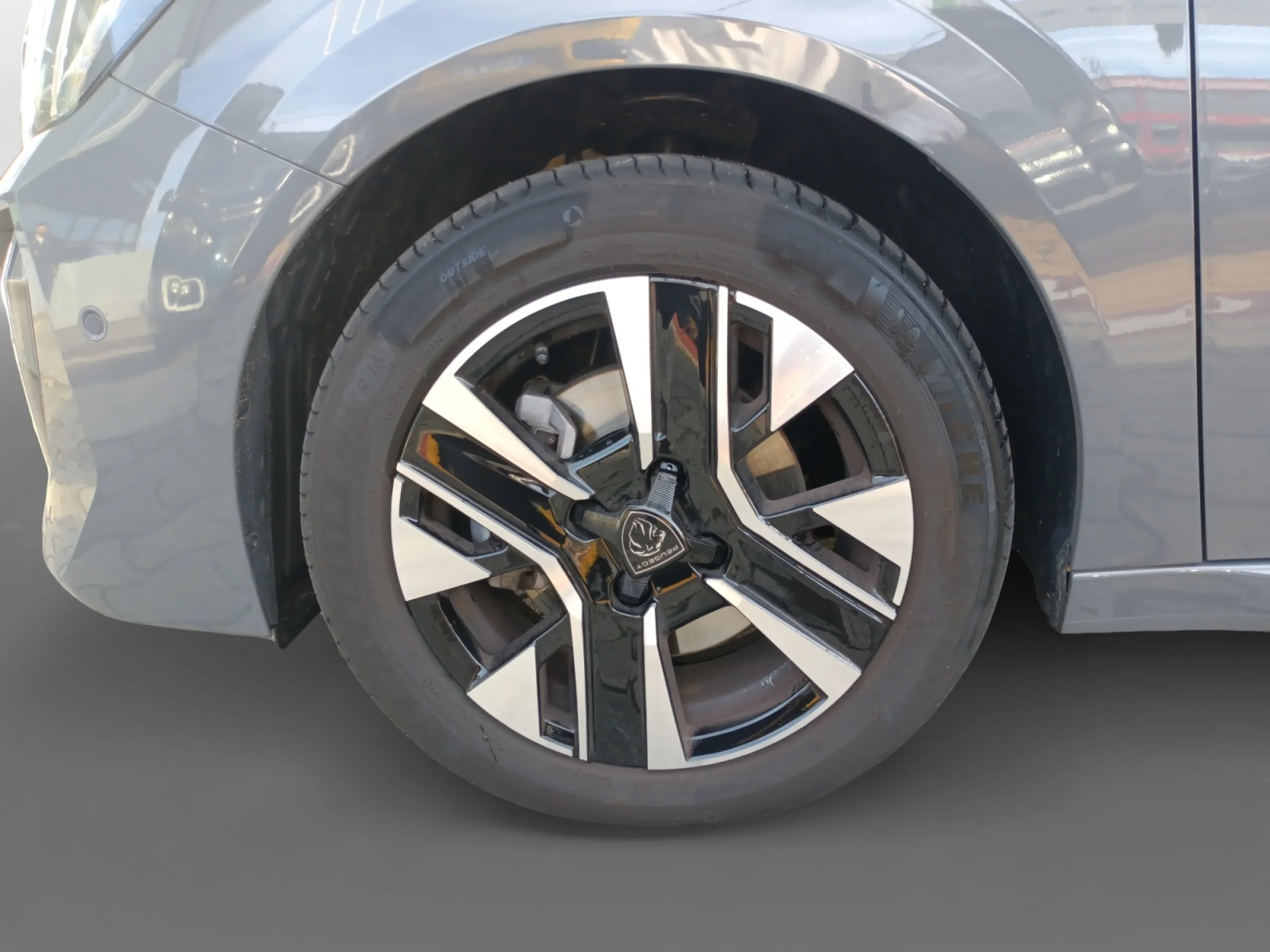 PEUGEOT 208 ALLURE HYBRID 110 EDCS6 - Foto 9