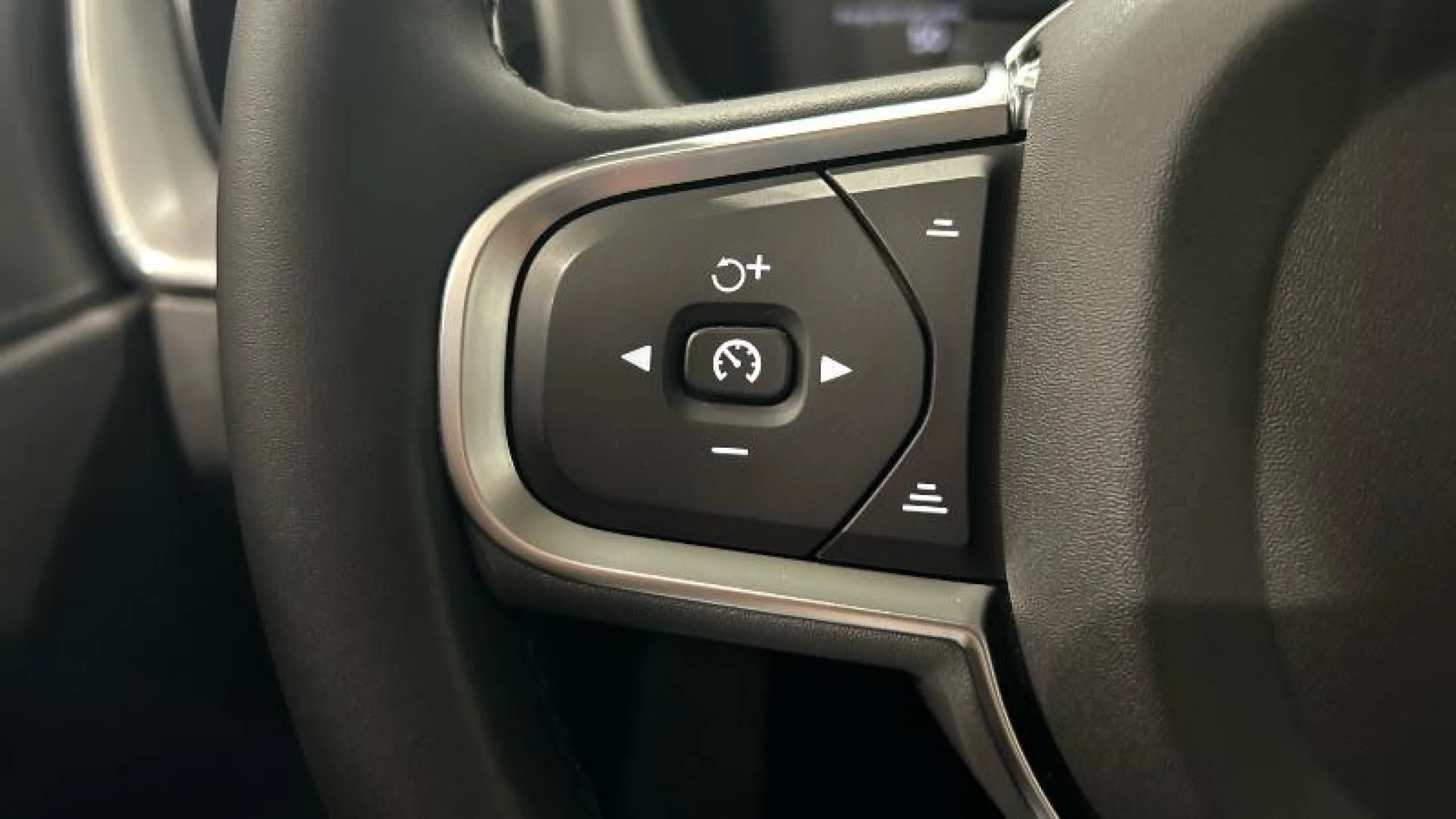 VOLVO XC60 2.0 B4 D CORE AUTO - Foto 17