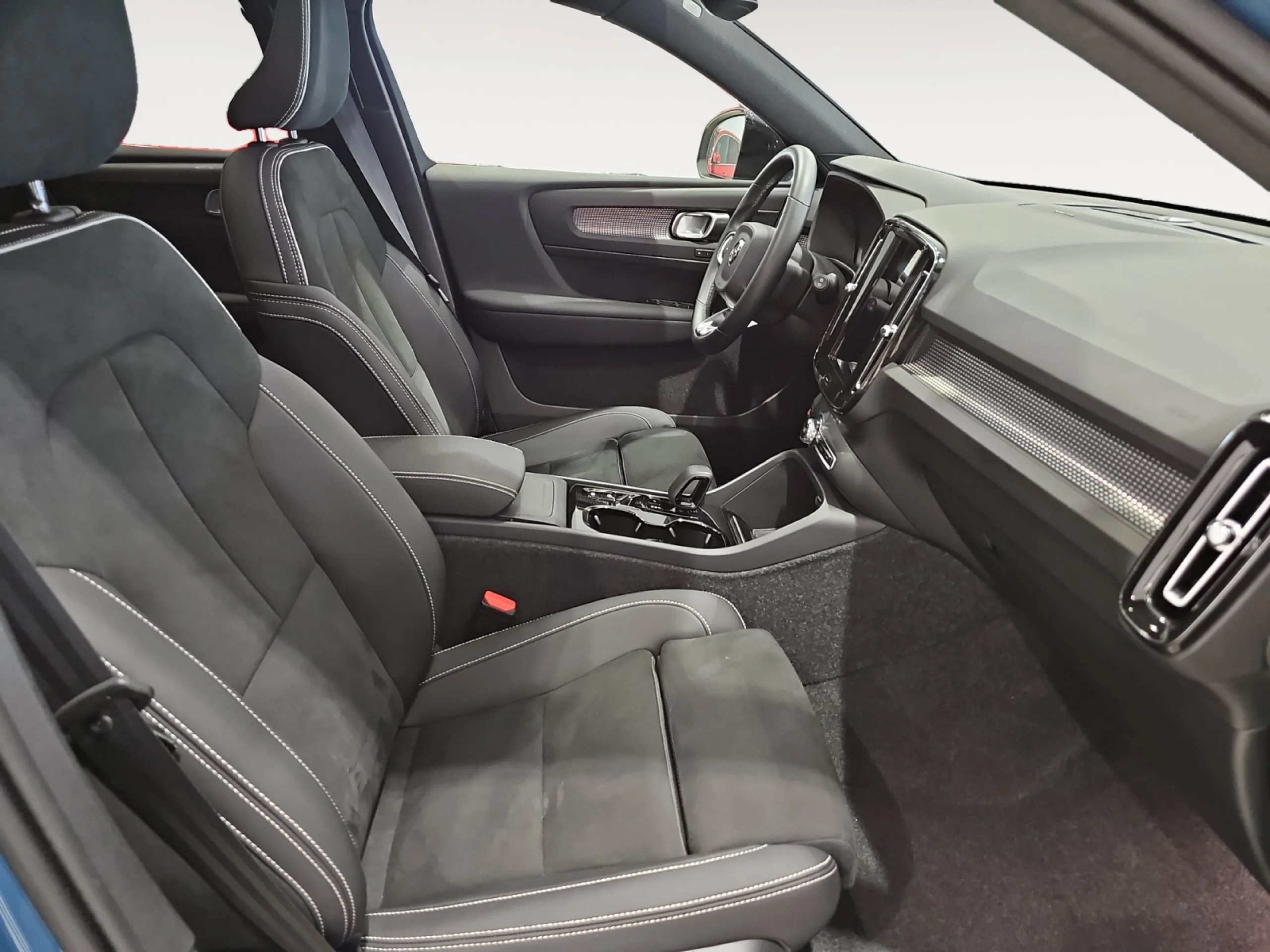 VOLVO XC40 2.0 B4 G PLUS DARK AUTO - Foto 5