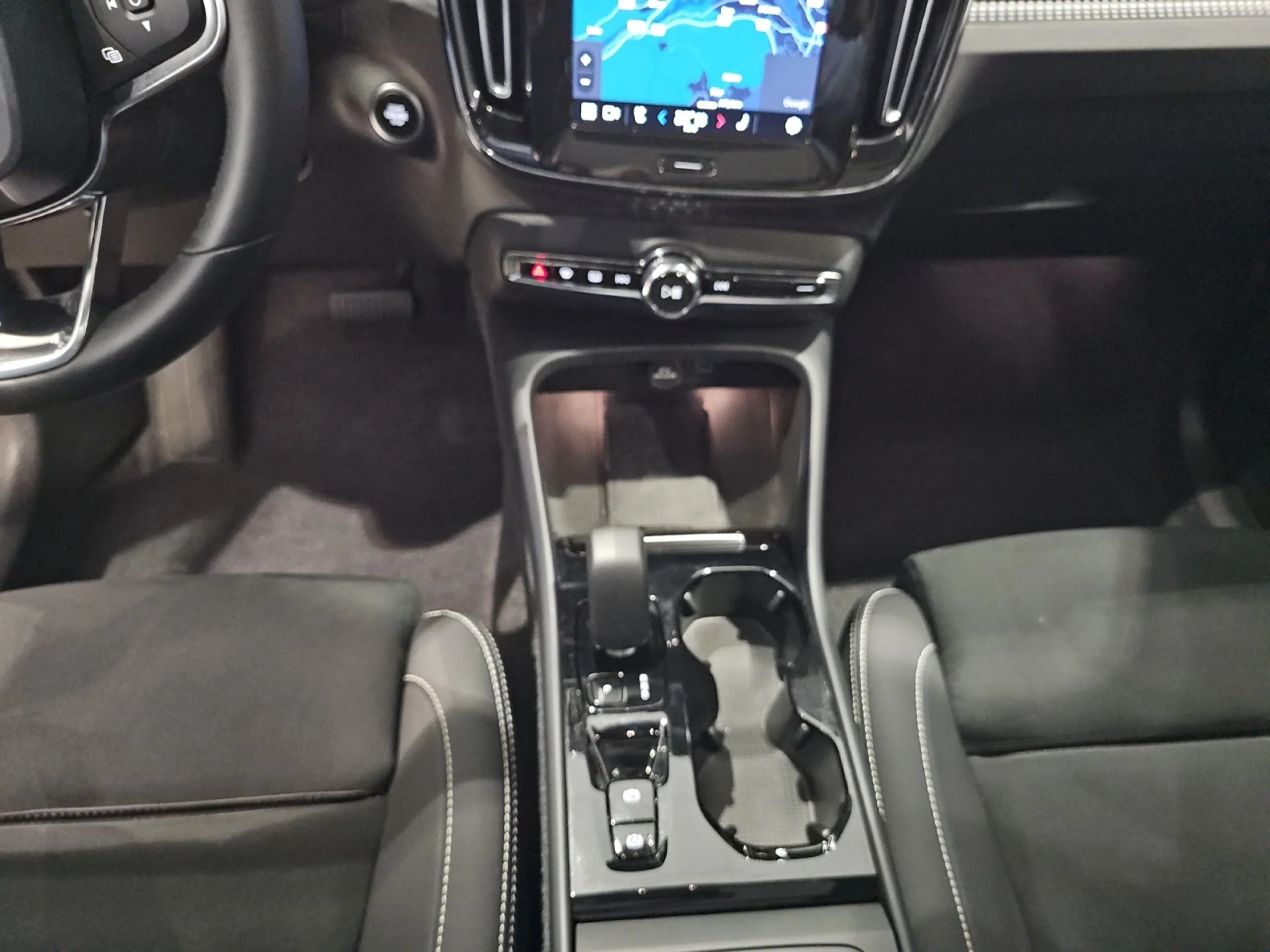 VOLVO XC40 2.0 B4 G PLUS DARK AUTO - Foto 11