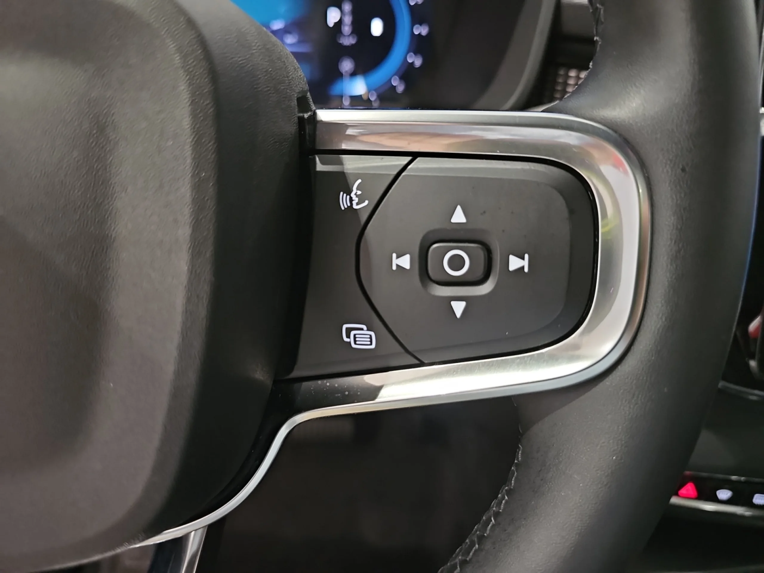 VOLVO XC40 2.0 B4 G PLUS DARK AUTO - Foto 13