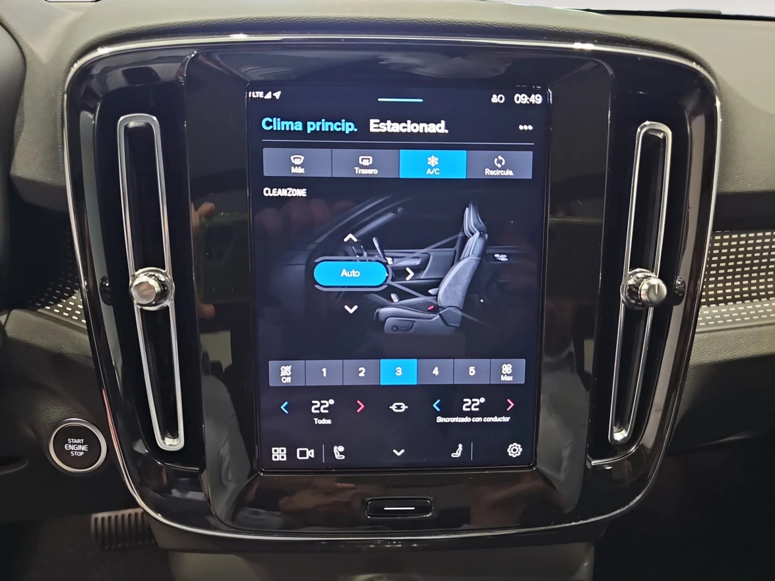 VOLVO XC40 2.0 B4 G PLUS DARK AUTO - Foto 14