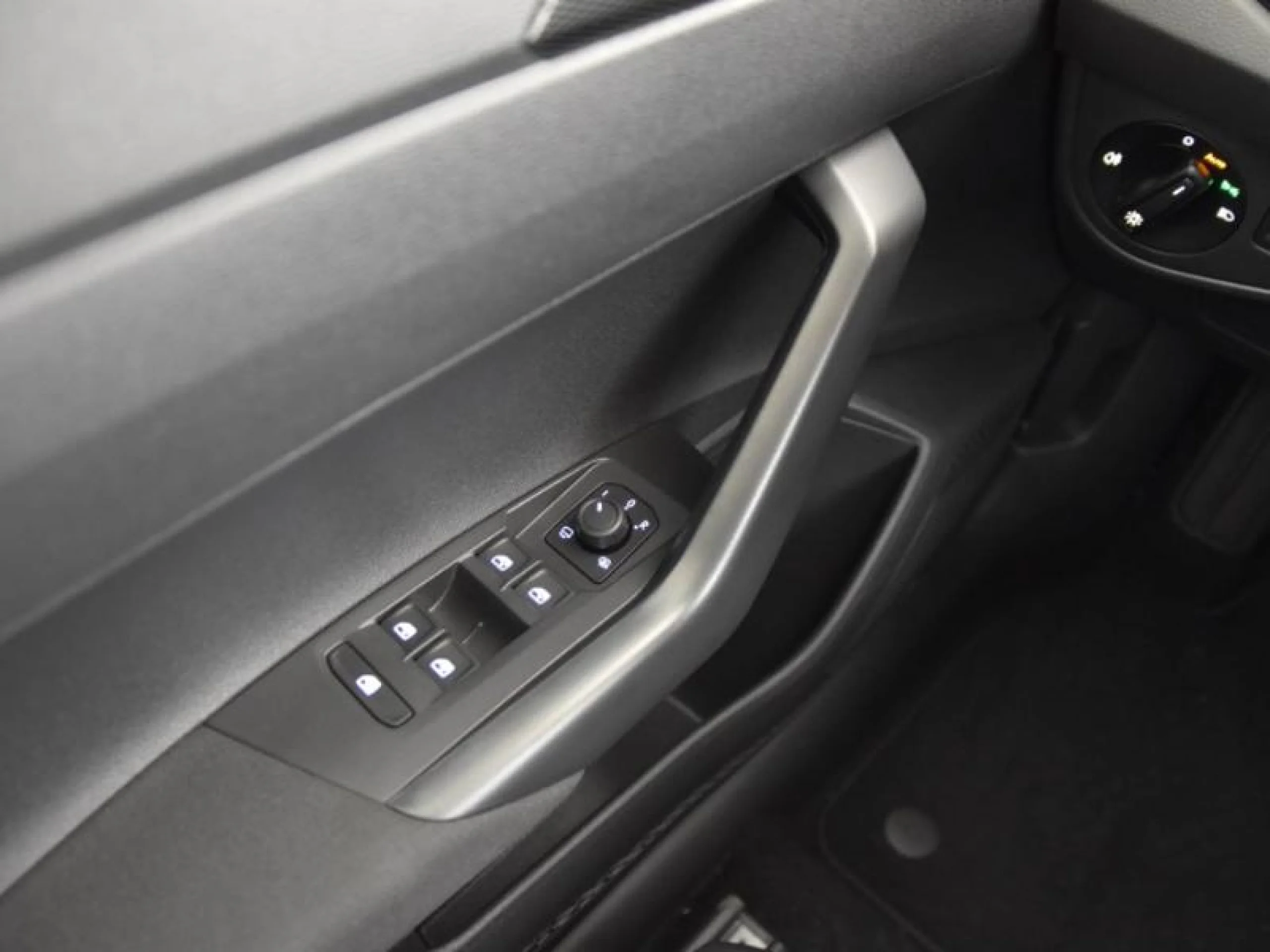 VOLKSWAGEN POLO LIFE 1.0 TSI 70KW (95CV) - Foto 14
