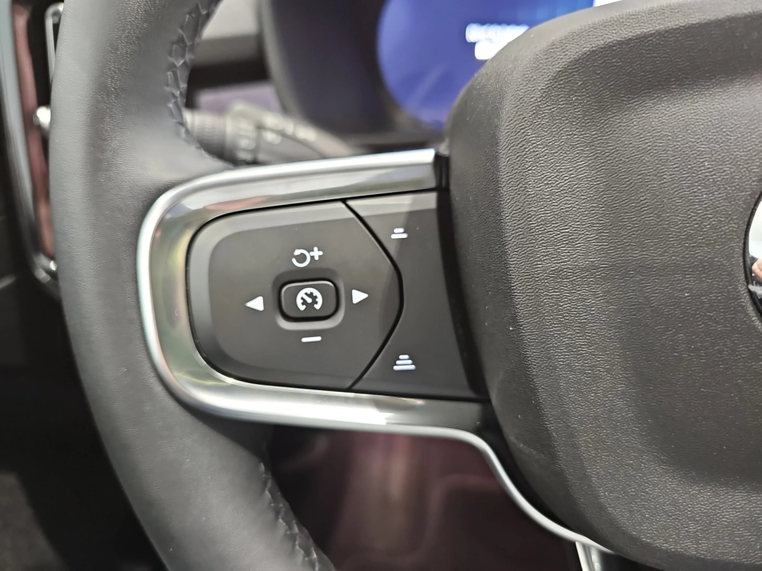 VOLVO EX40 SINGLE EXTENDED PLUS AUTO - Foto 12