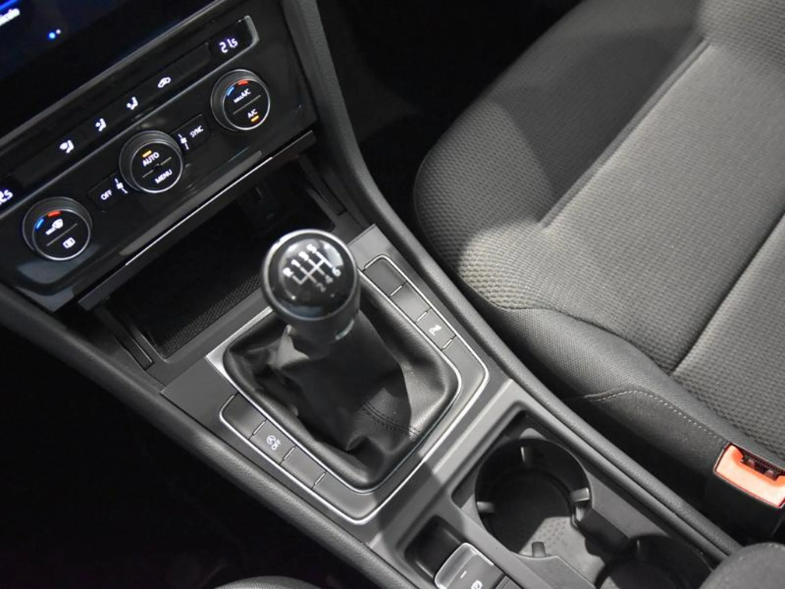 VOLKSWAGEN GOLF ADVANCE 1.5 TSI EVO 96KW (130CV) - Foto 10