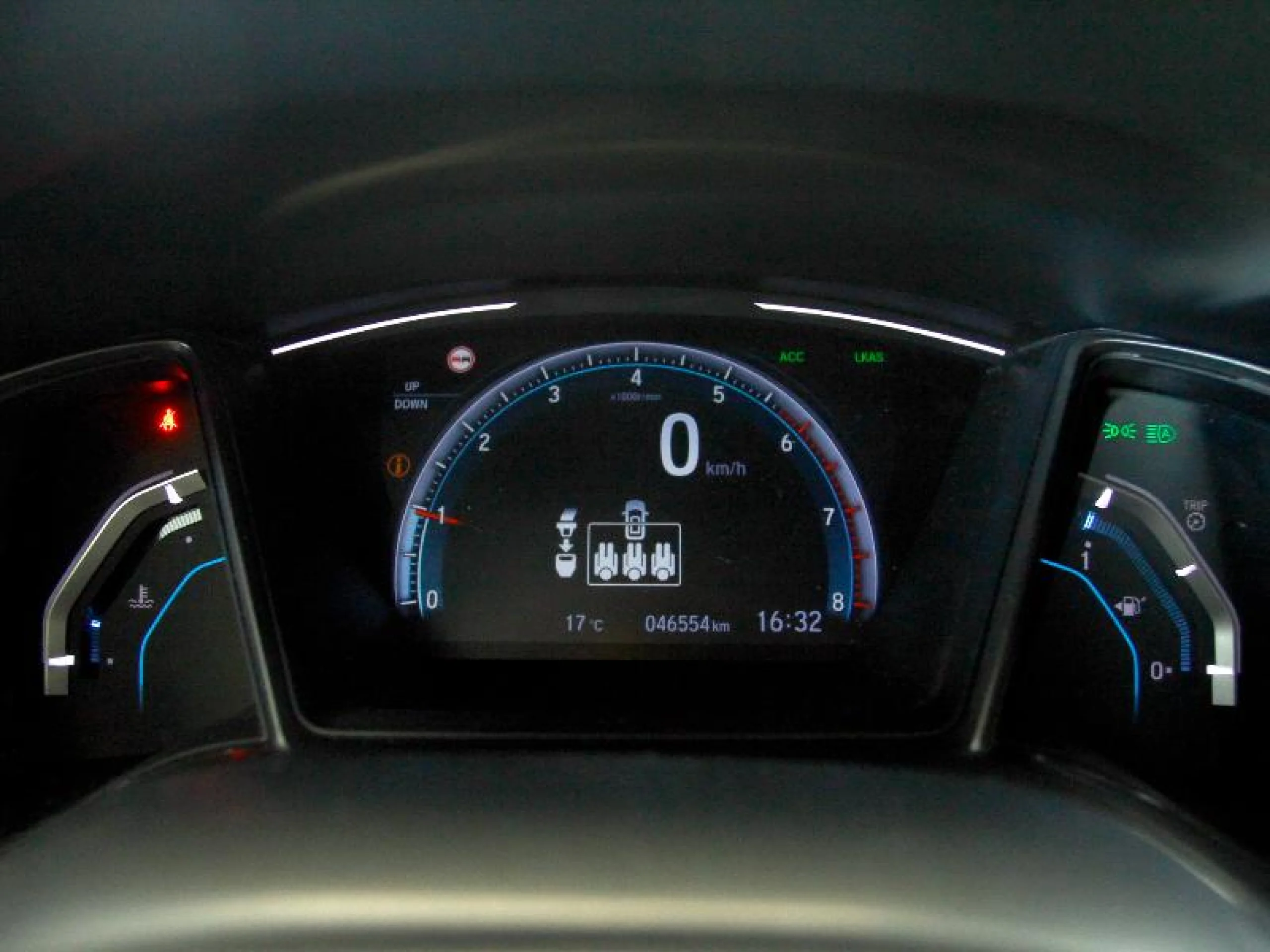 HONDA CIVIC 1.0 I VTEC TURBO ELEGANCE NAV - Foto 16