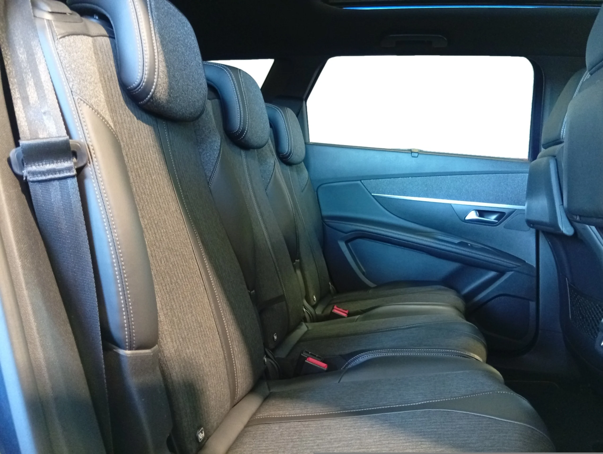 PEUGEOT 5008 GT 2.0L BLUEHDI 133KW (180CV) S - Foto 4
