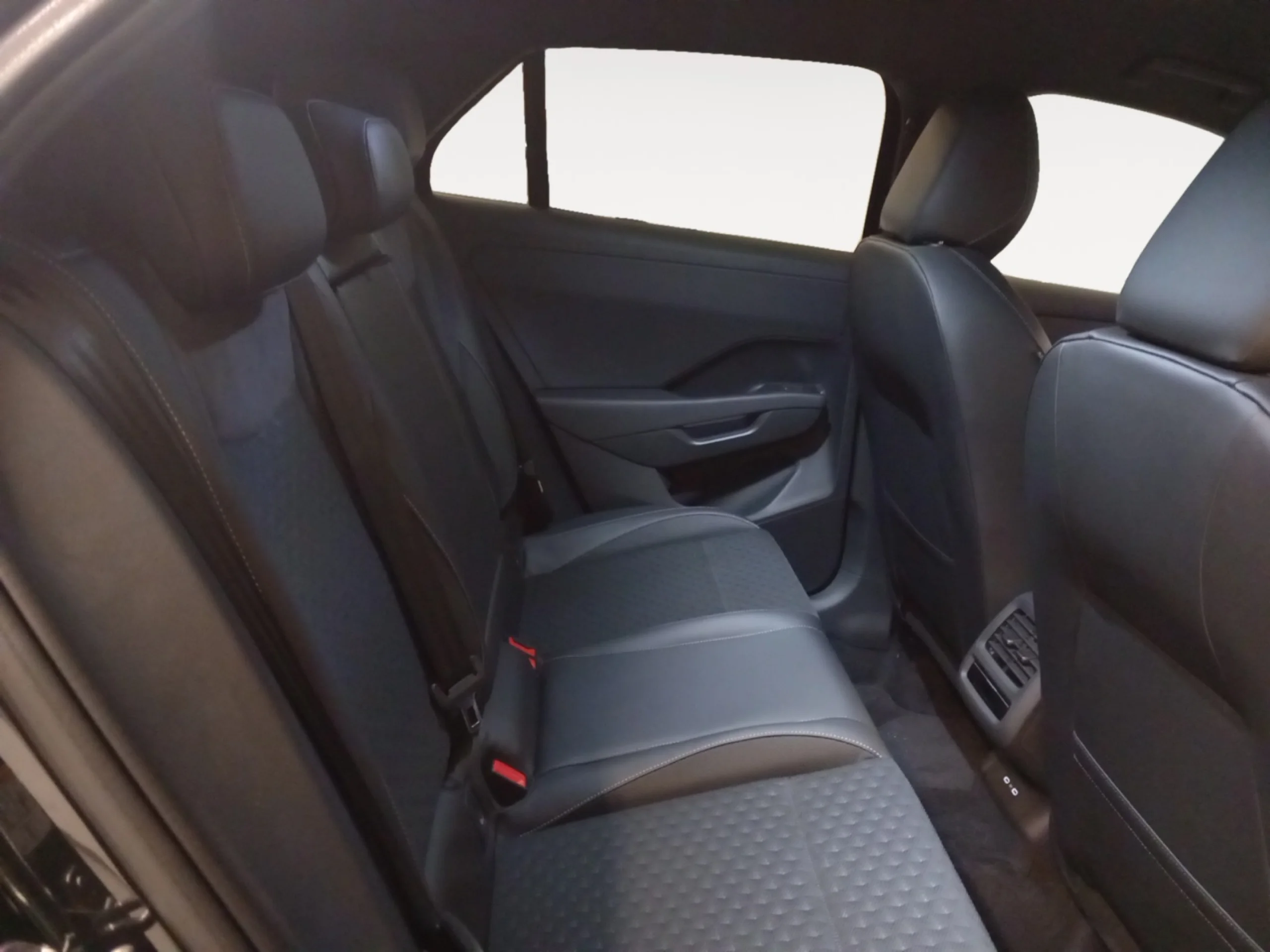 VOLKSWAGEN T ROC T ROC R LINE 1ST EDITION 1.5 ETSI 110 KW (150 CV)  AUTOMÁTICO DSG 7 VEL. - Foto 6