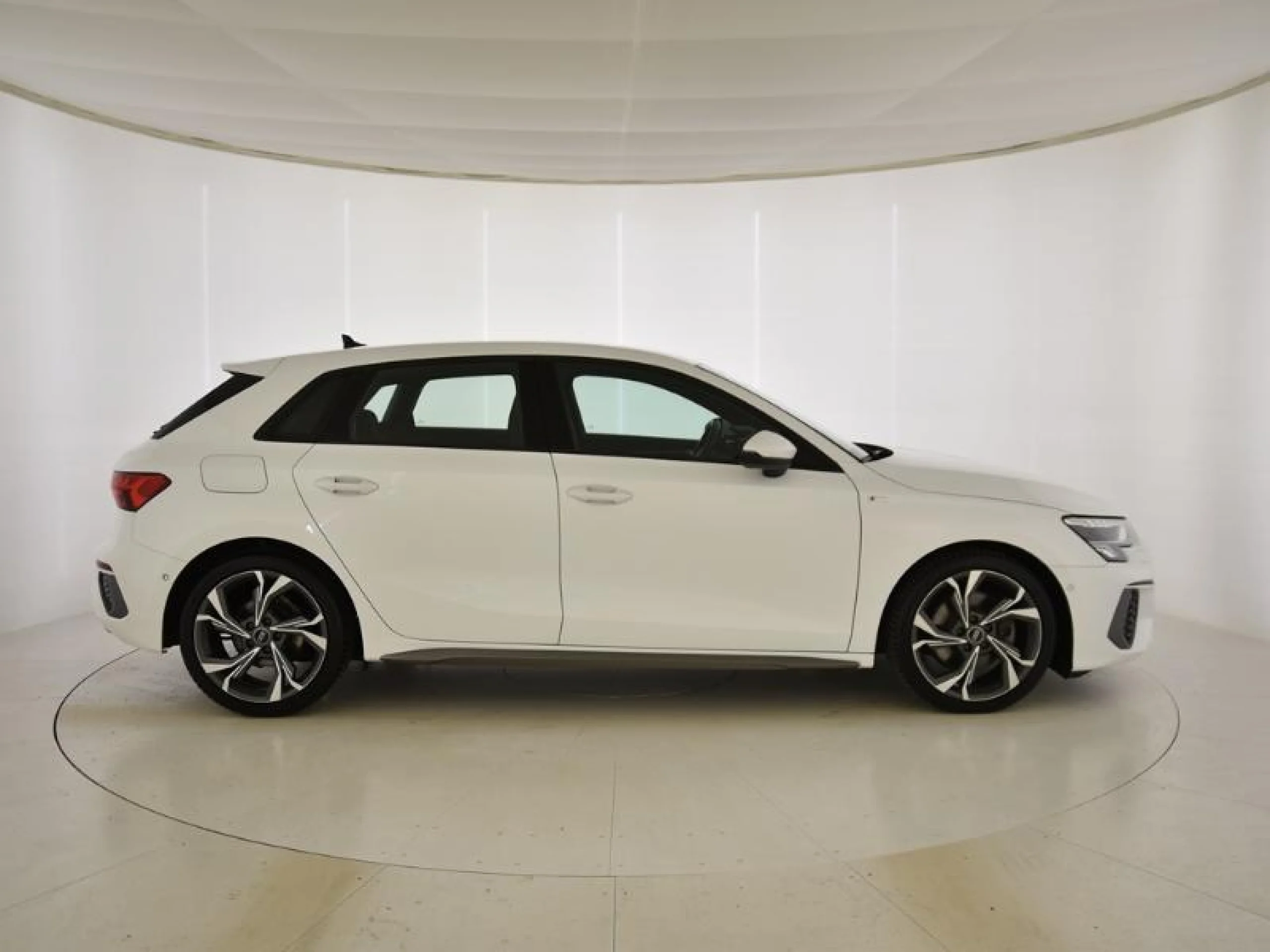 AUDI A3 SPORTBACK GENUINE EDITION 30 TDI 85KW - Foto 3