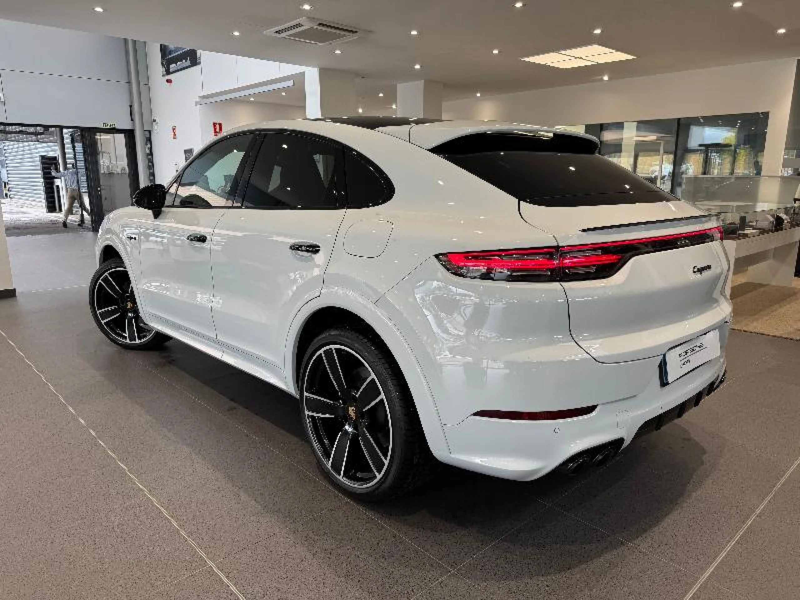 PORSCHE CAYENNE COUPE E HYBRID PLATINUM EDITION - Foto 3